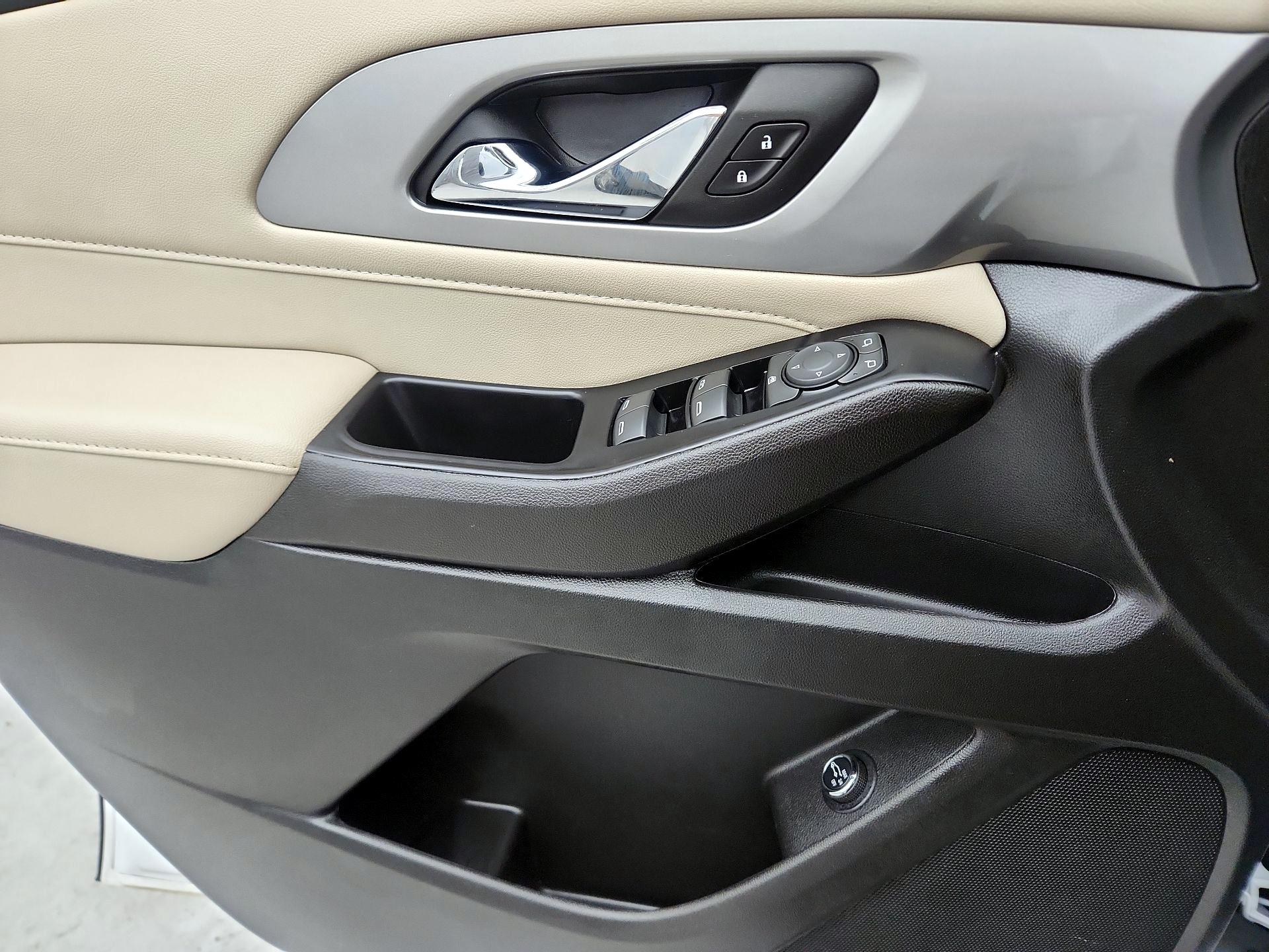 Thumbnail: 2023 Chevrolet Traverse - 12