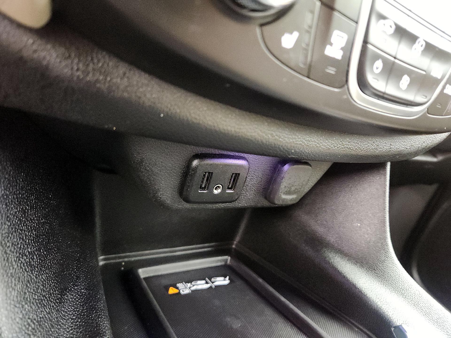 Thumbnail: 2023 Chevrolet Traverse - 18