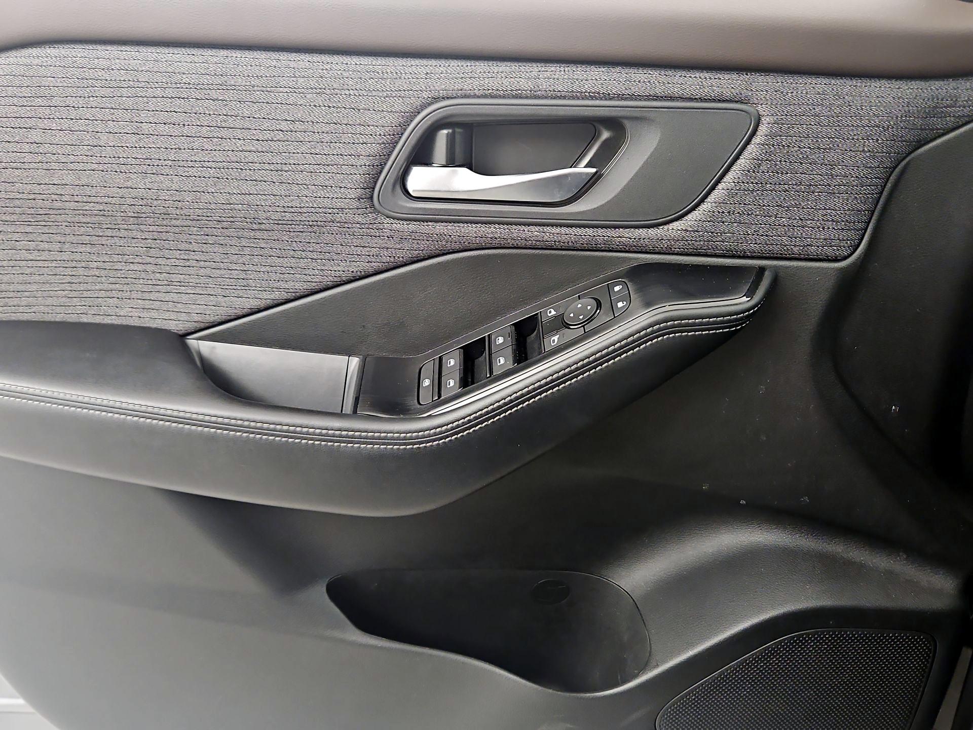 Thumbnail: 2023 Nissan Rogue - 12