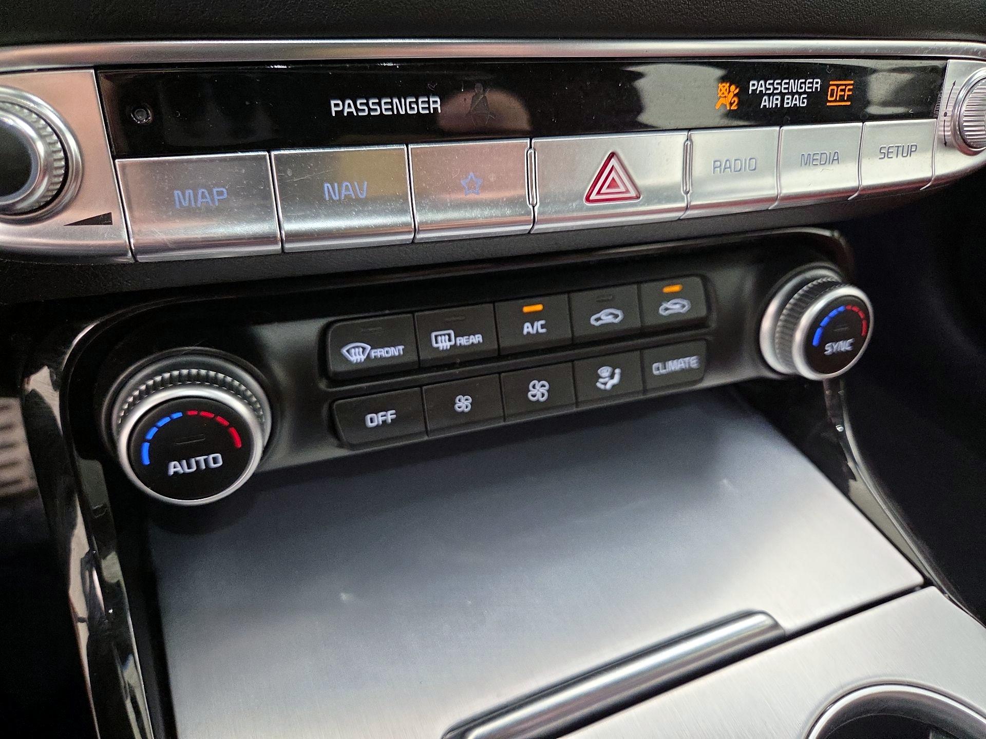 Thumbnail: 2022 Kia Stinger - 17