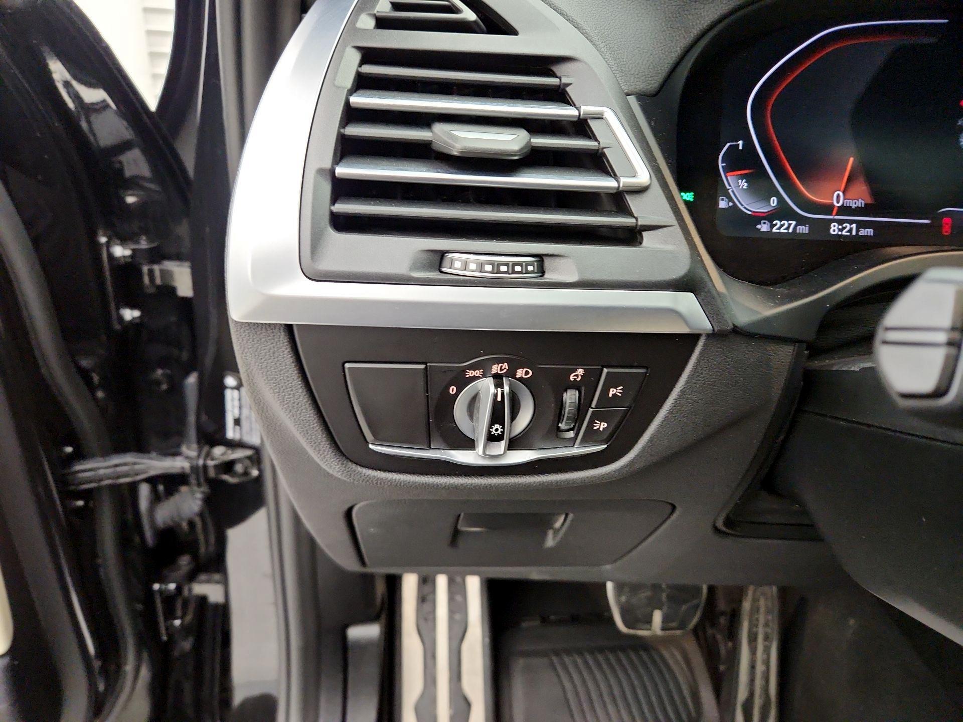 Thumbnail: 2023 BMW X4 - 13