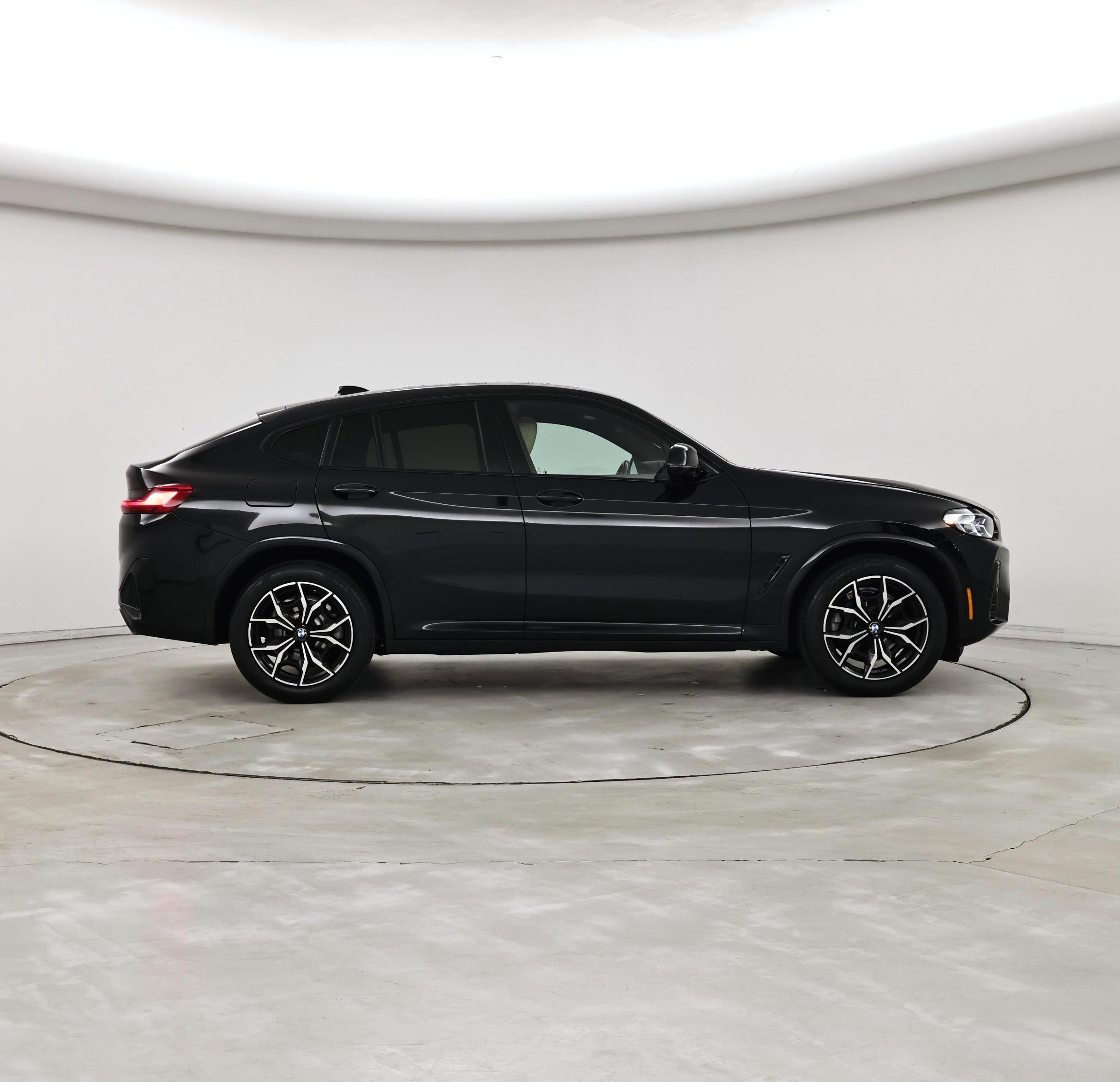 Thumbnail: 2023 BMW X4 - 7