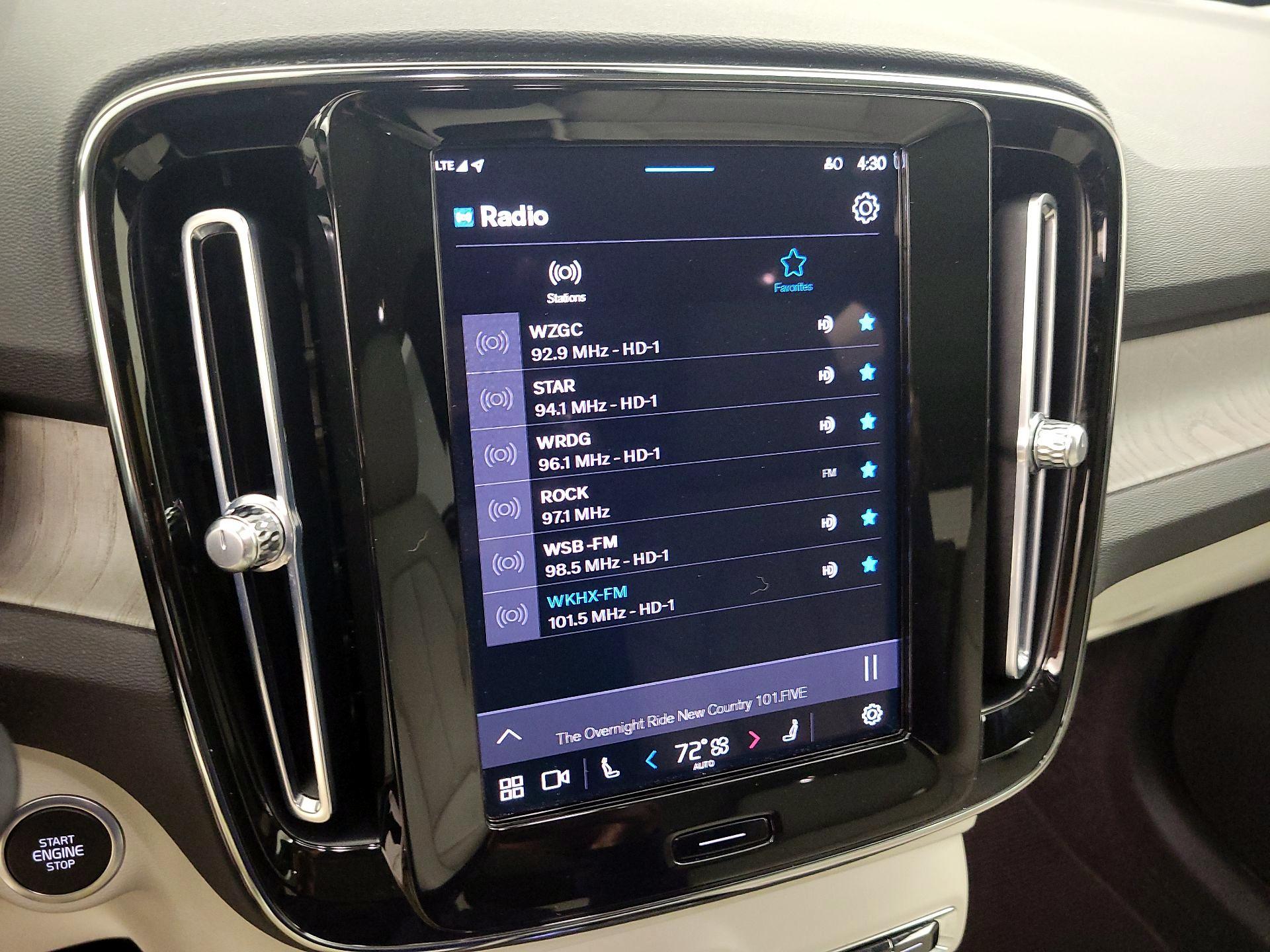 Thumbnail: 2023 Volvo XC40 - 15