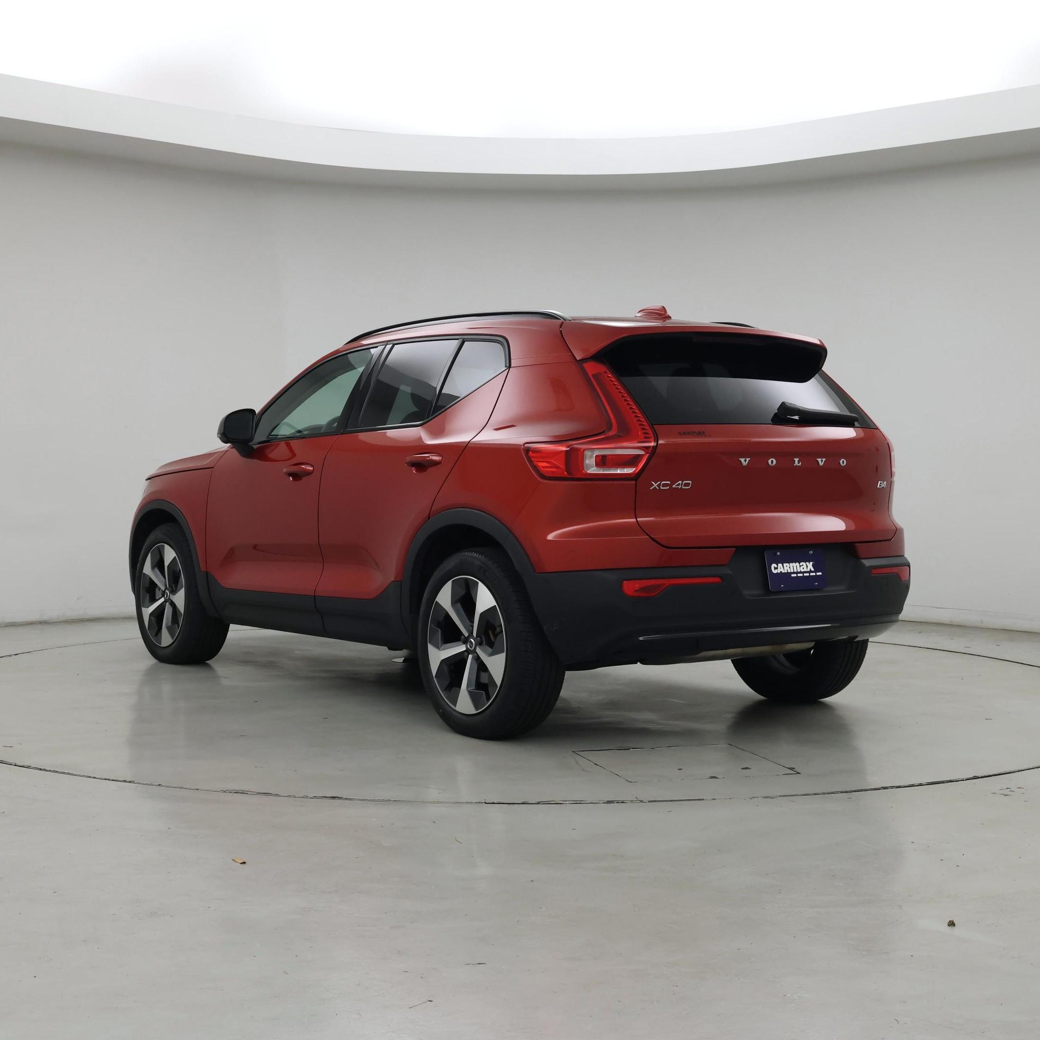Thumbnail: 2023 Volvo XC40 - 2