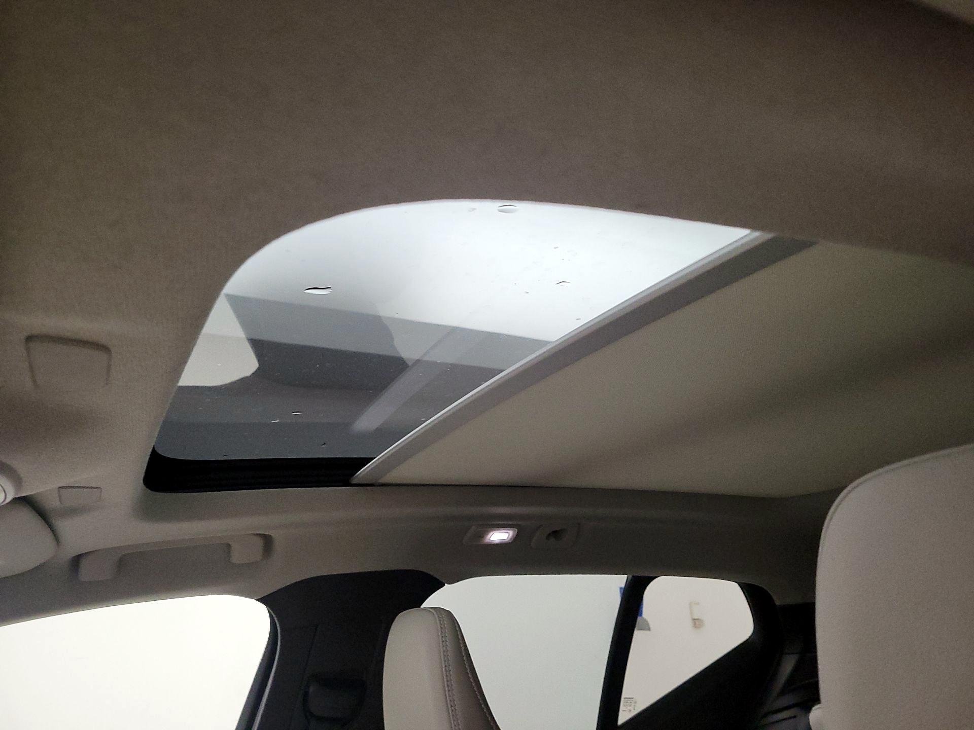 Thumbnail: 2023 Volvo XC40 - 19