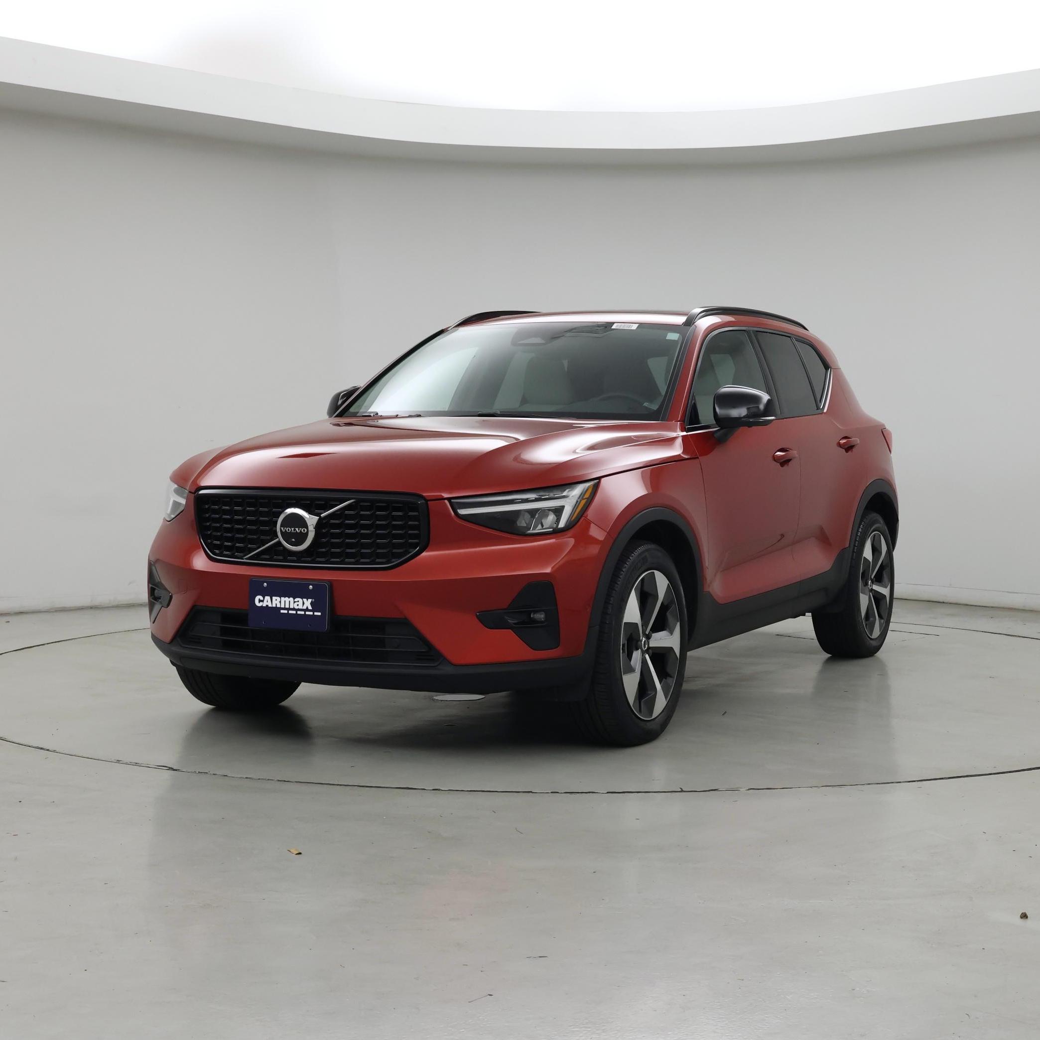 Thumbnail: 2023 Volvo XC40 - 4