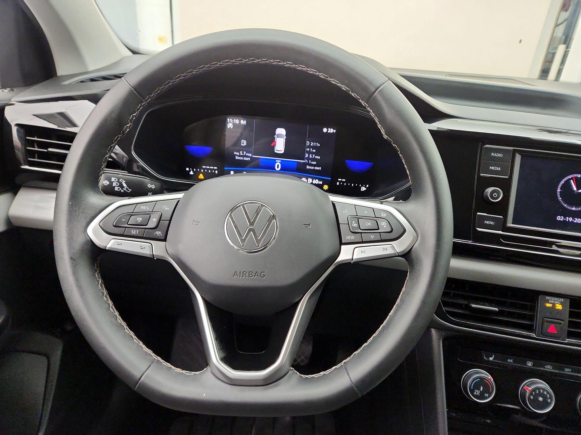 Thumbnail: 2023 Volkswagen Taos - 10