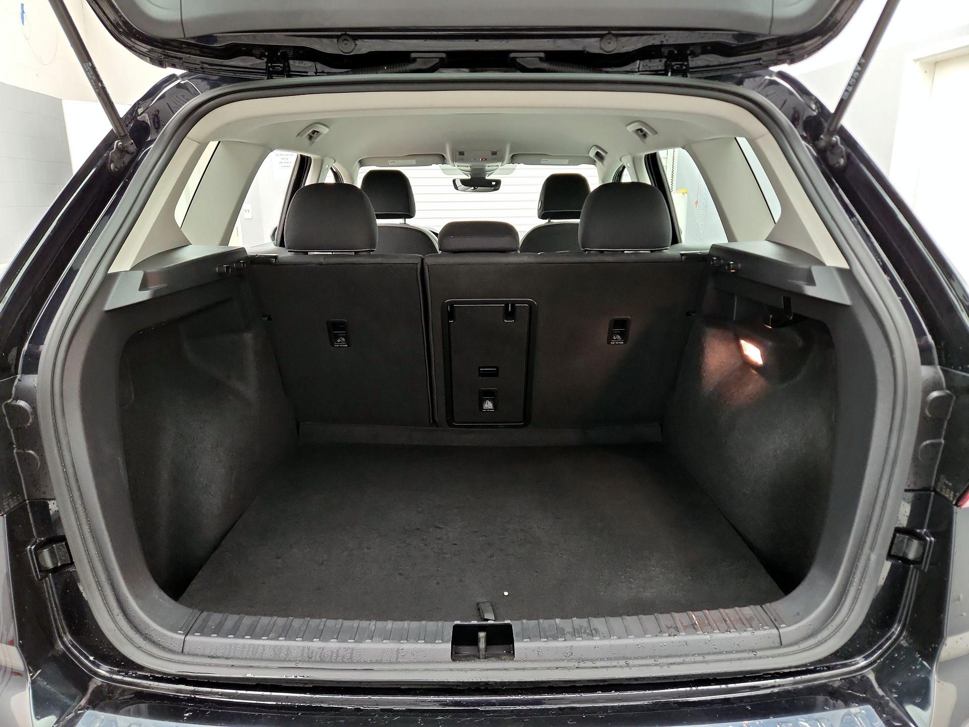 Thumbnail: 2023 Volkswagen Taos - 20