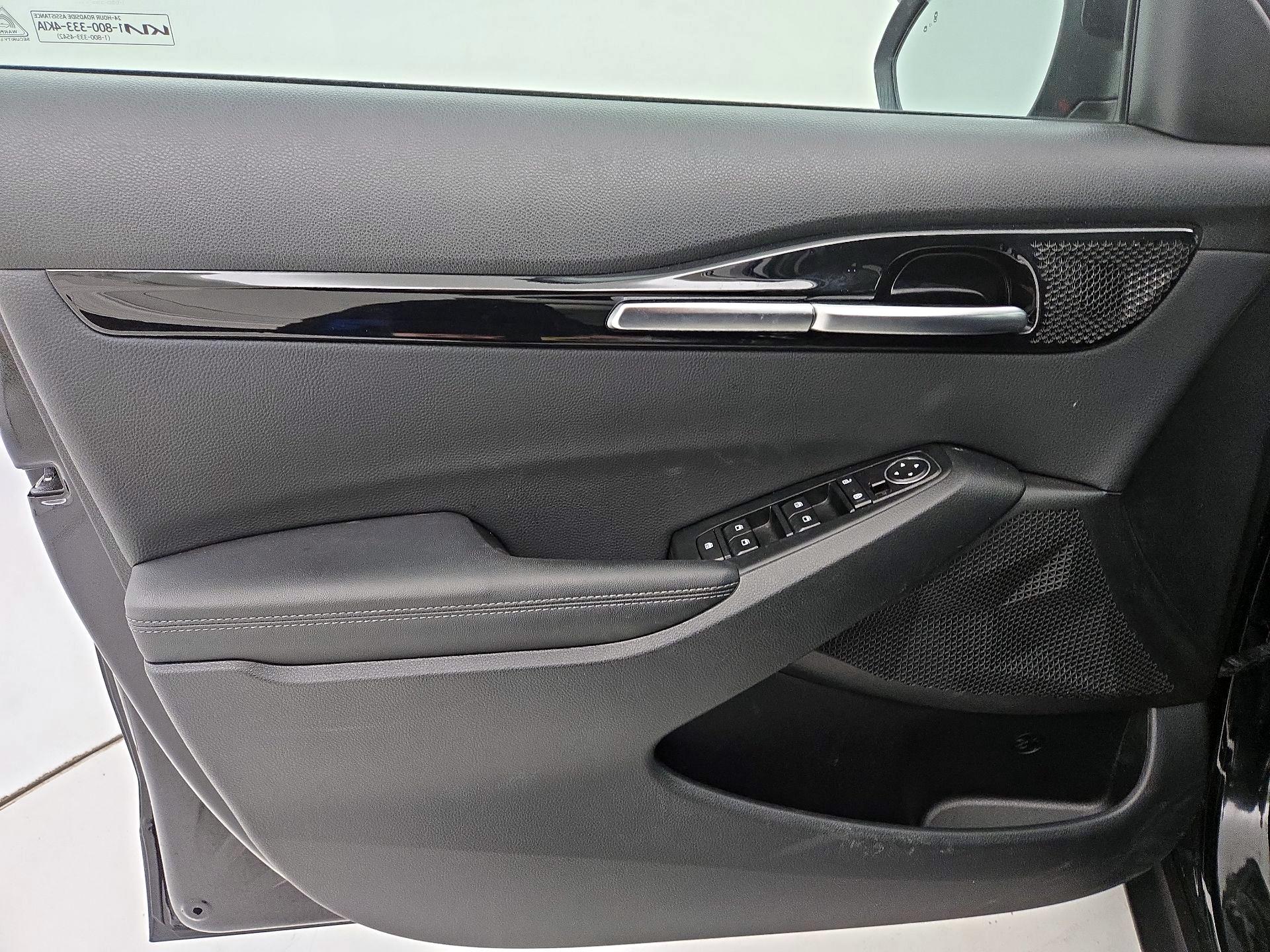 Thumbnail: 2023 Kia Seltos - 12