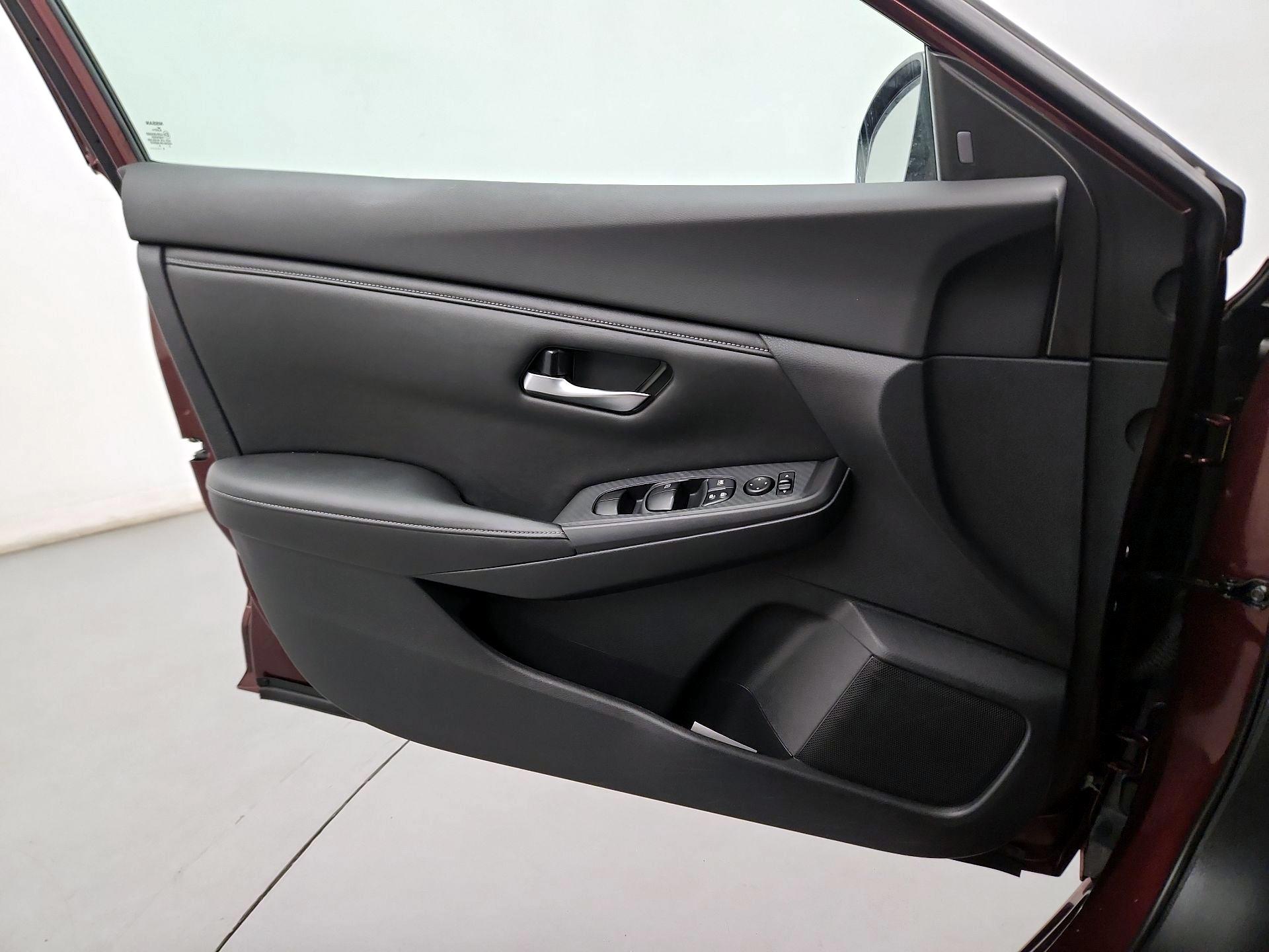 Thumbnail: 2020 Nissan Sentra - 10