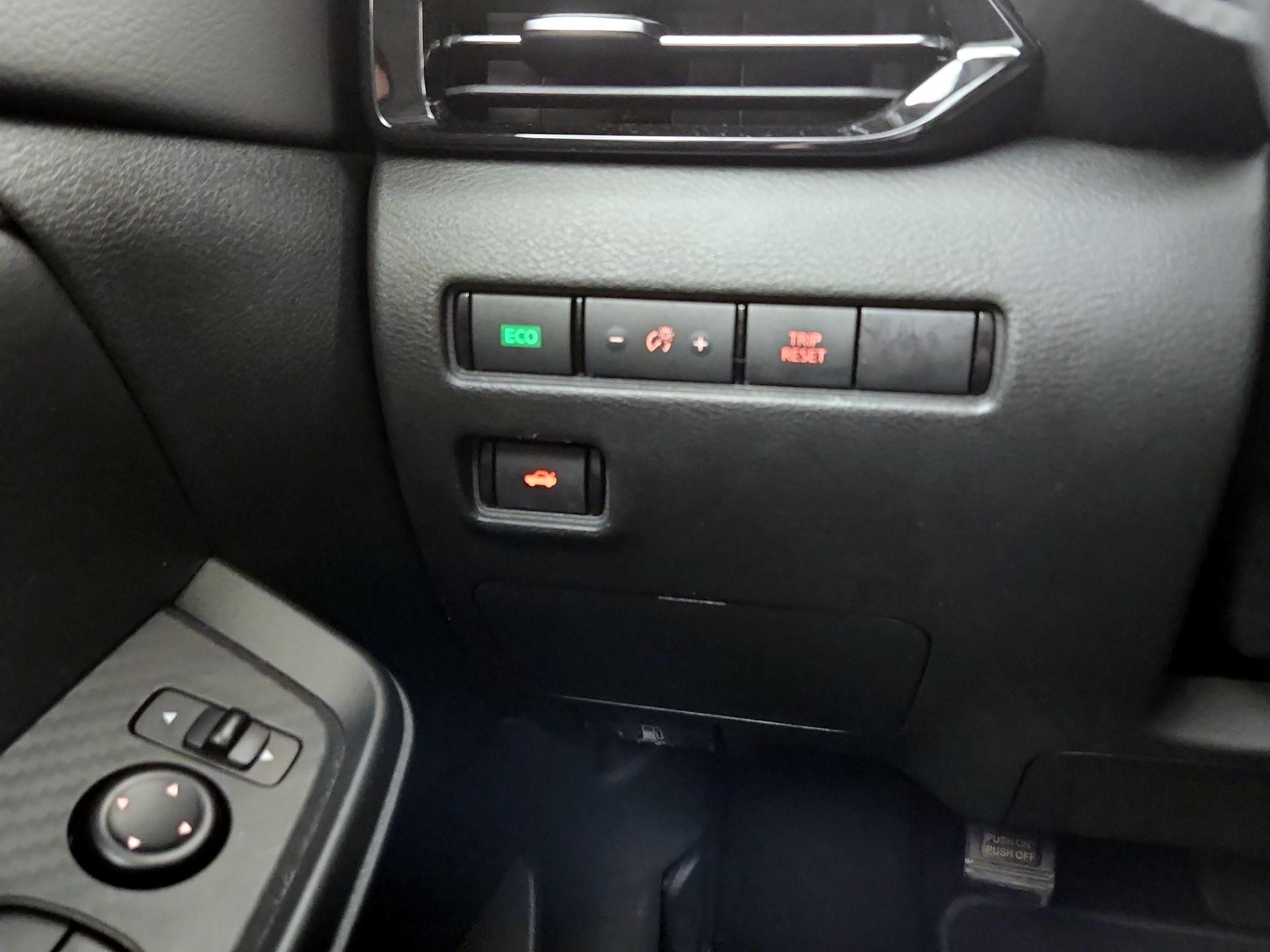 Thumbnail: 2020 Nissan Sentra - 11