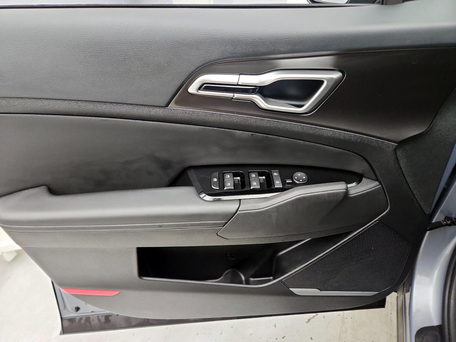 Thumbnail: 2024 Kia Sportage - 12