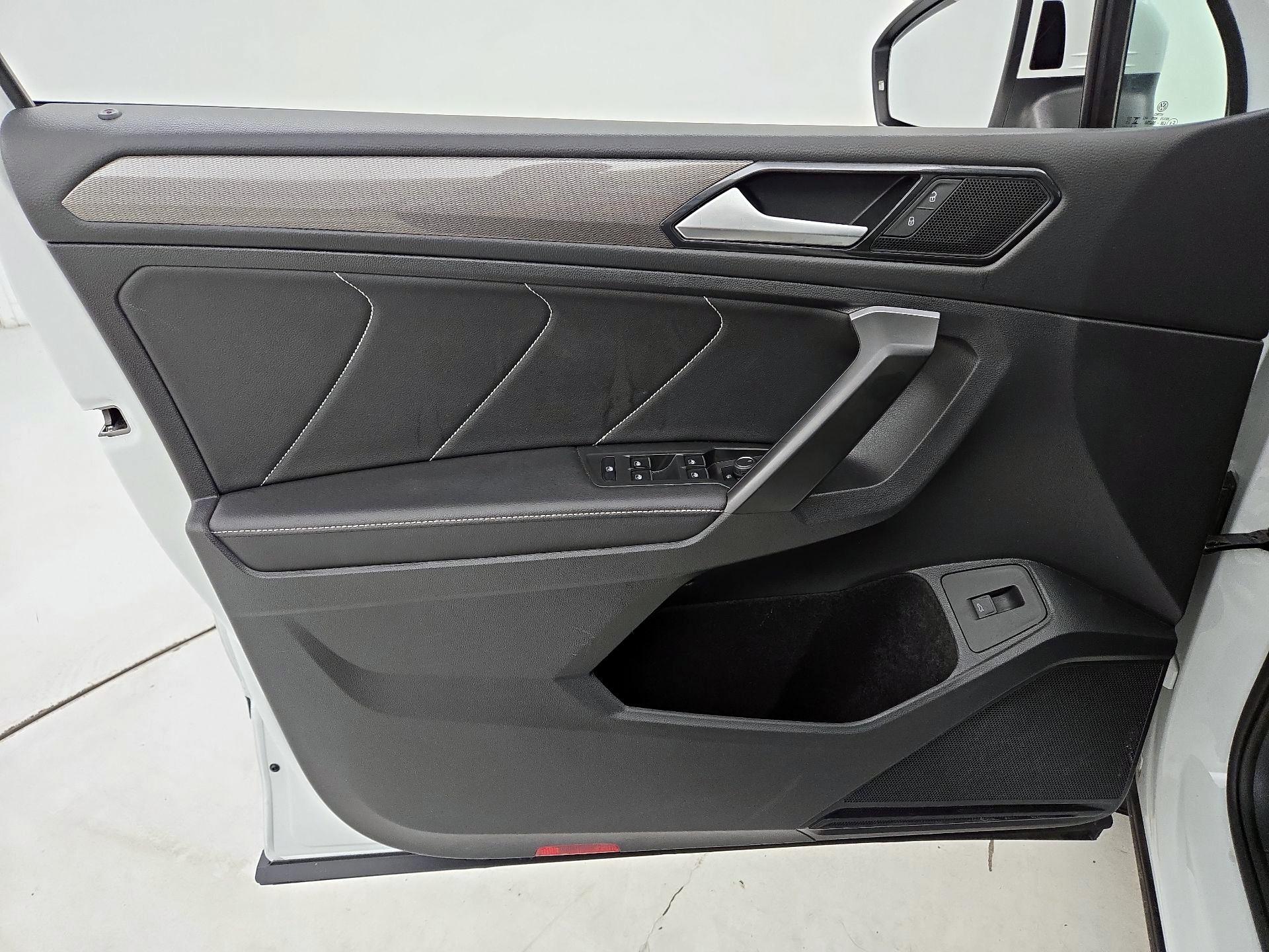 Thumbnail: 2024 Volkswagen Tiguan - 12