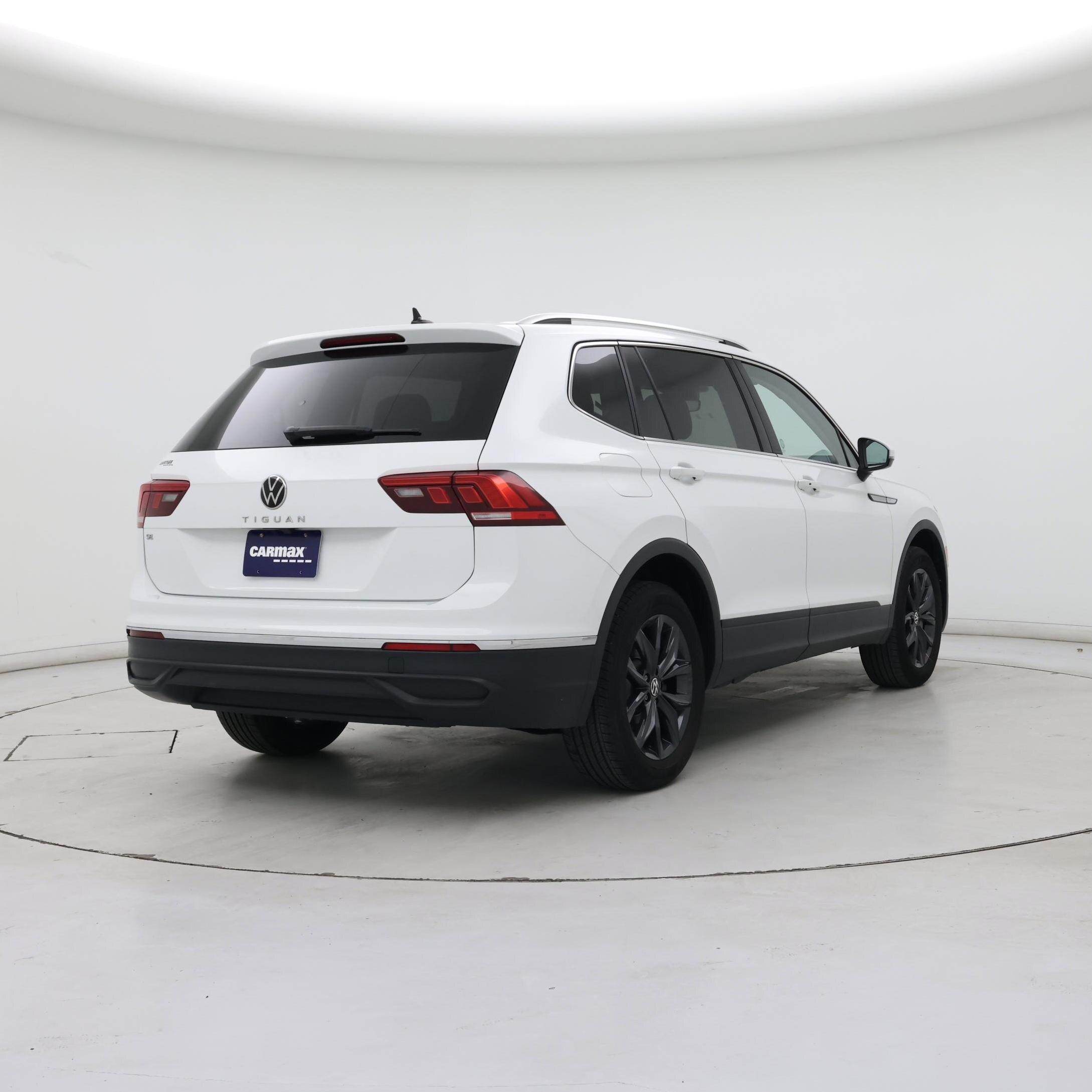 Thumbnail: 2024 Volkswagen Tiguan - 8