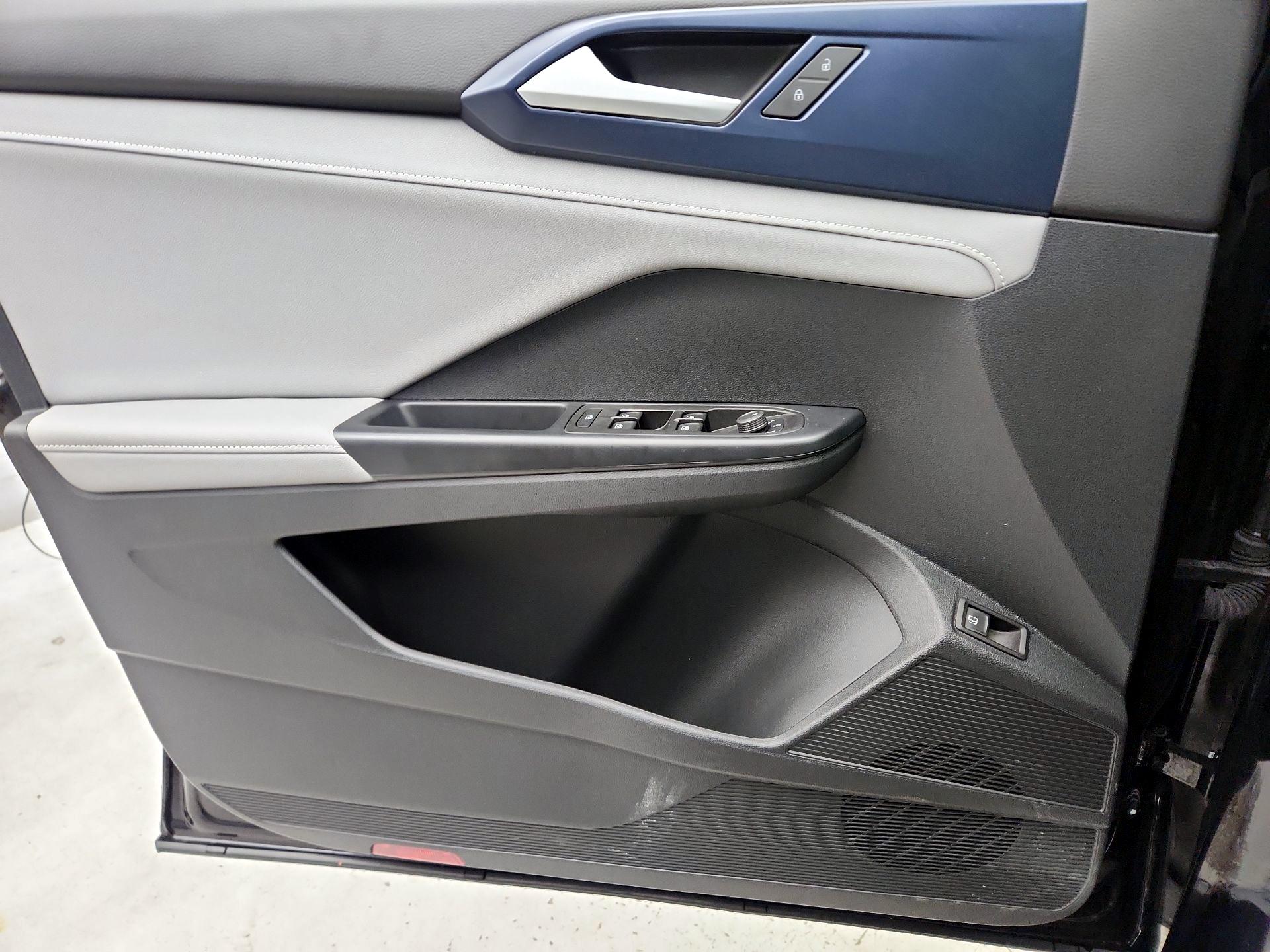 Thumbnail: 2024 Volkswagen Taos - 12