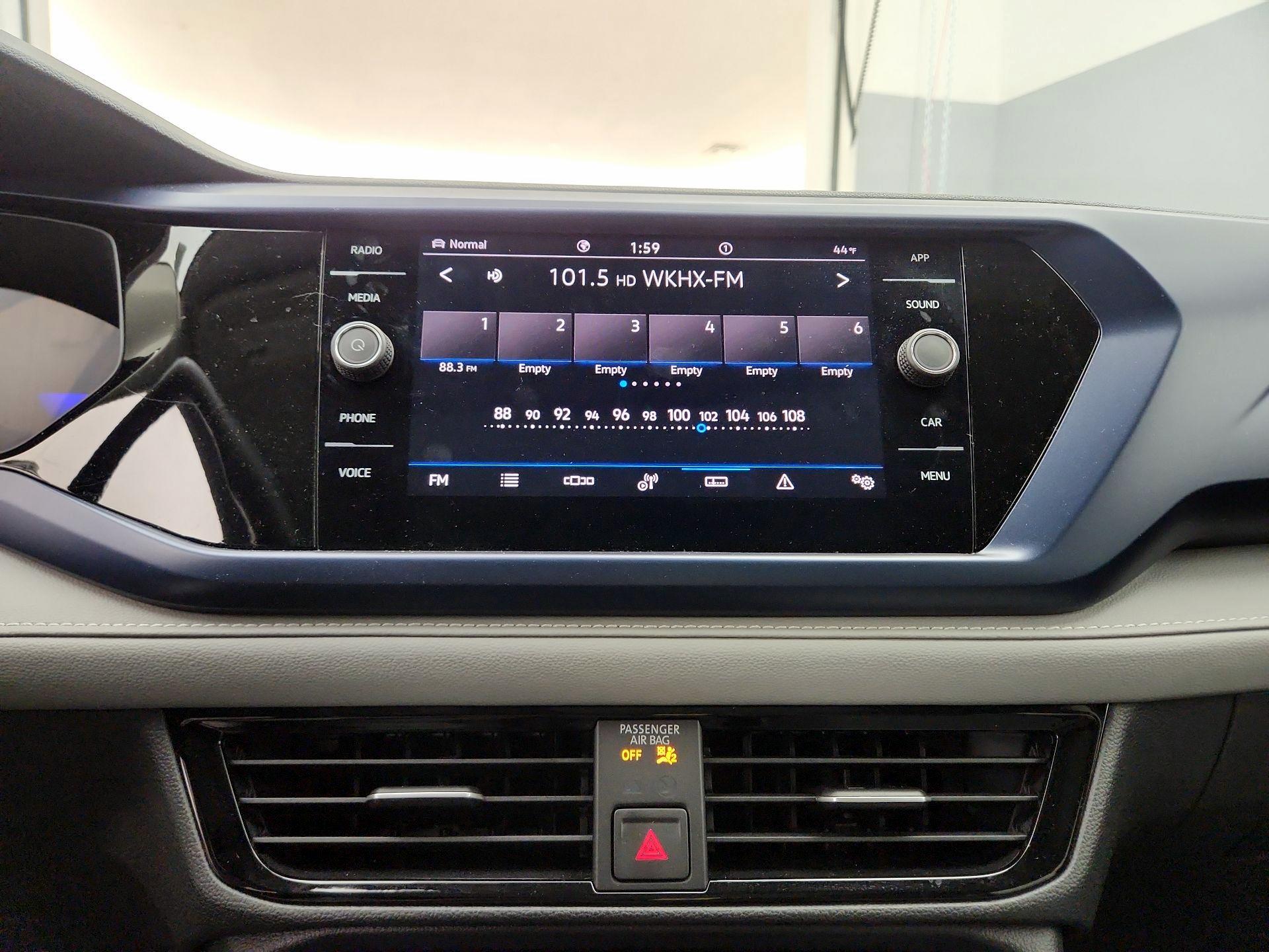 Thumbnail: 2024 Volkswagen Taos - 15