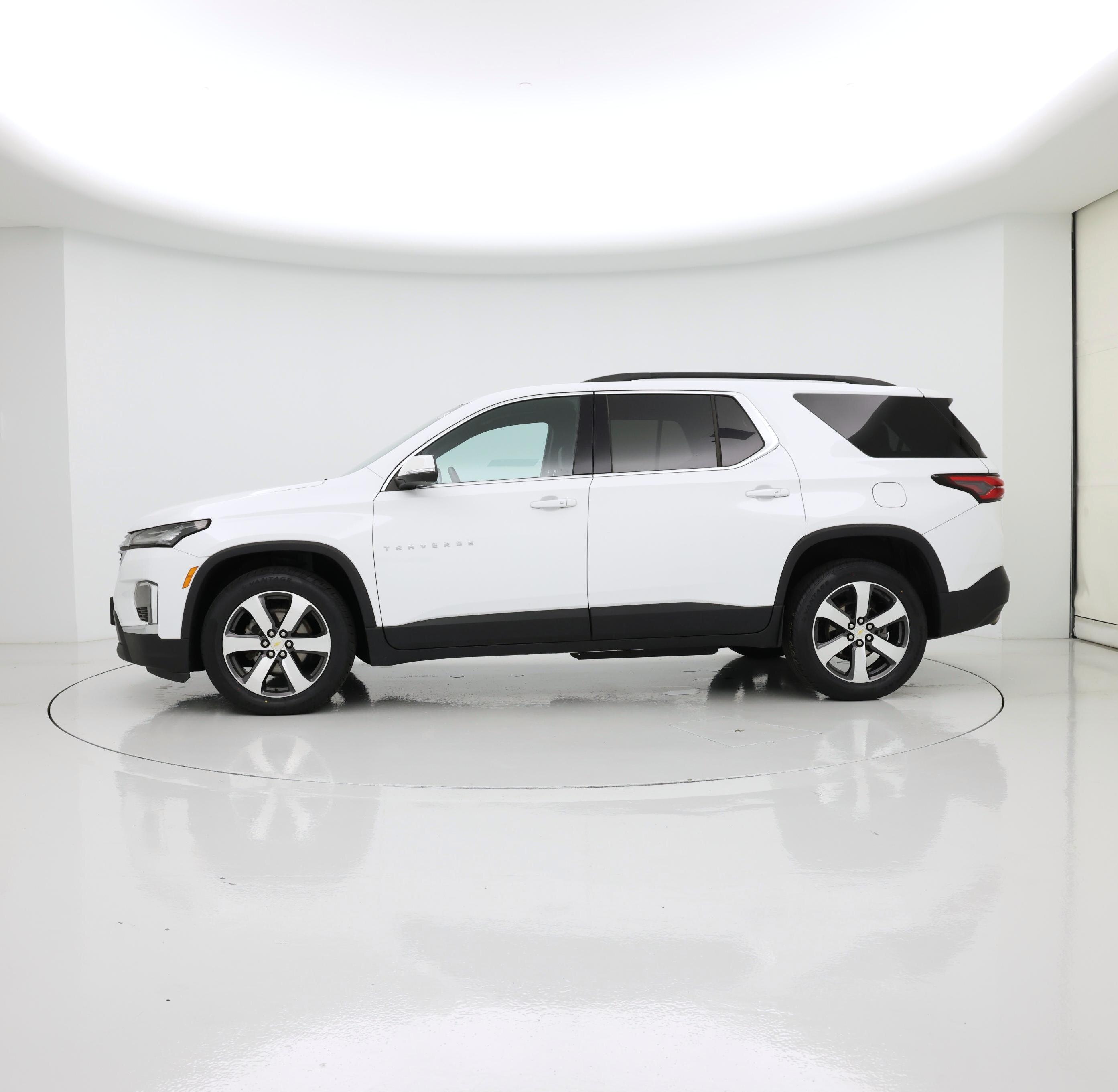 Thumbnail: 2023 Chevrolet Traverse - 3