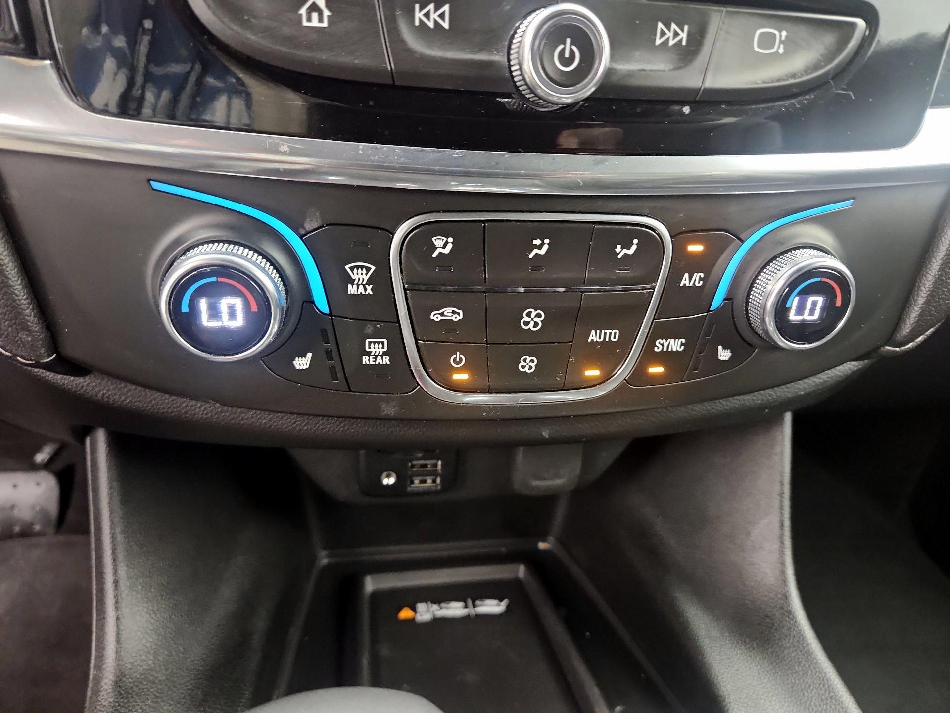 Thumbnail: 2023 Chevrolet Traverse - 17
