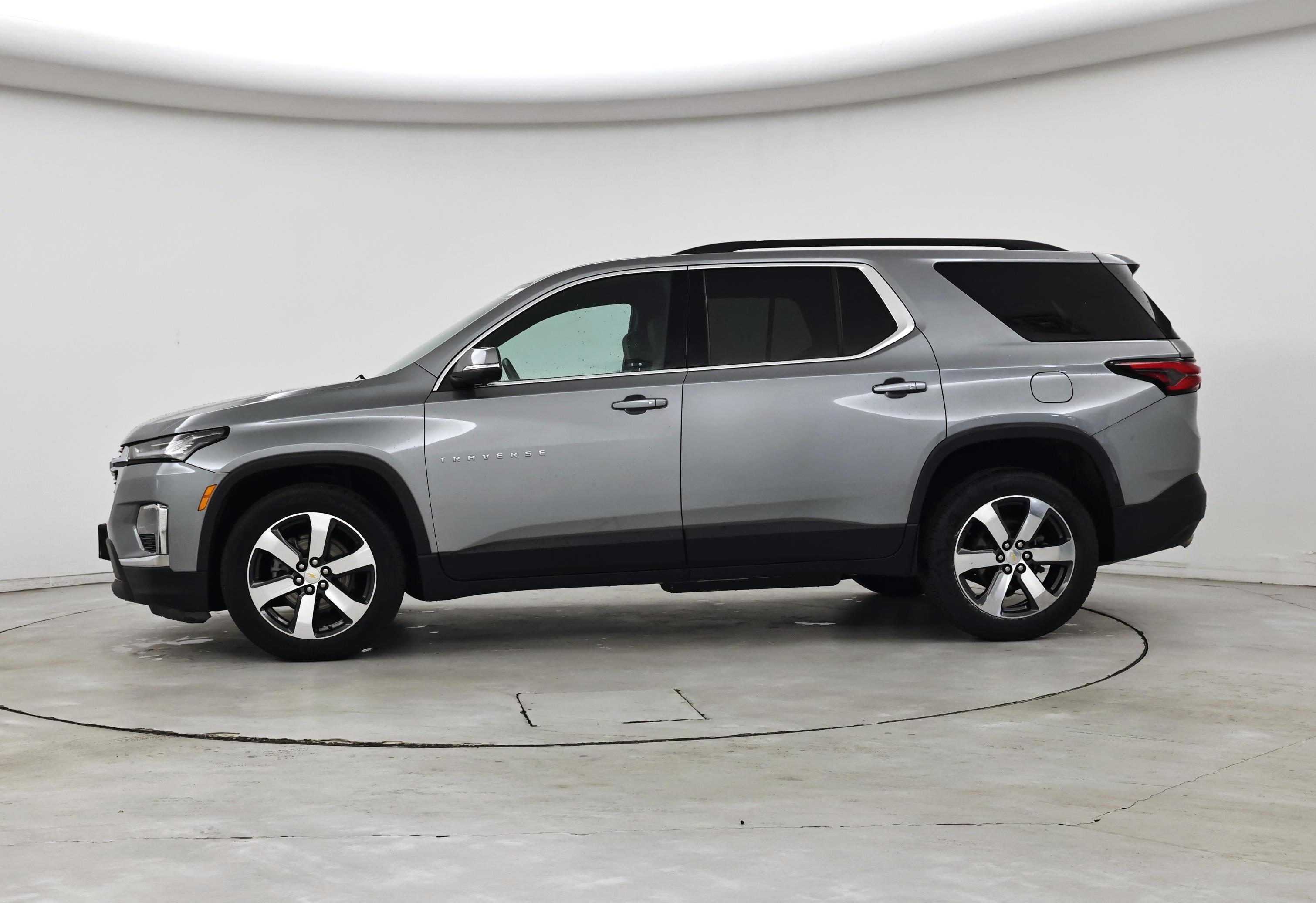 Thumbnail: 2023 Chevrolet Traverse - 3
