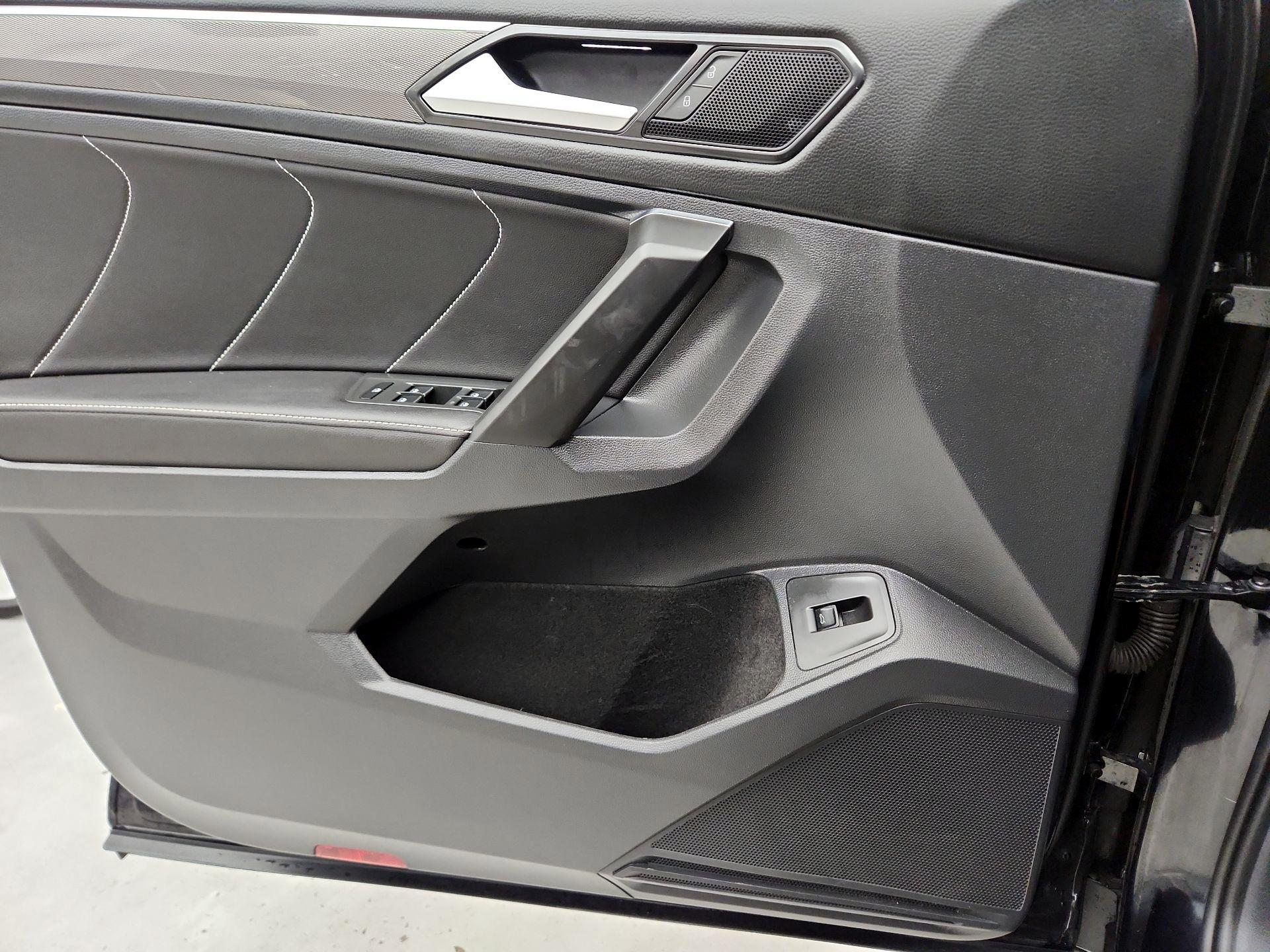 Thumbnail: 2022 Volkswagen Tiguan - 12