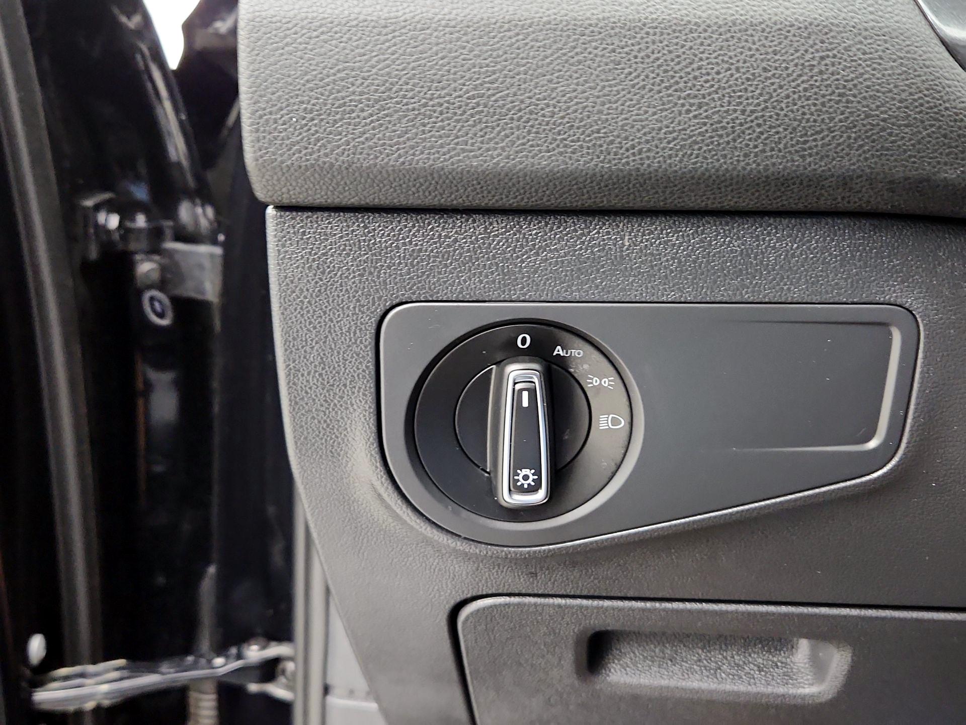 Thumbnail: 2022 Volkswagen Tiguan - 13