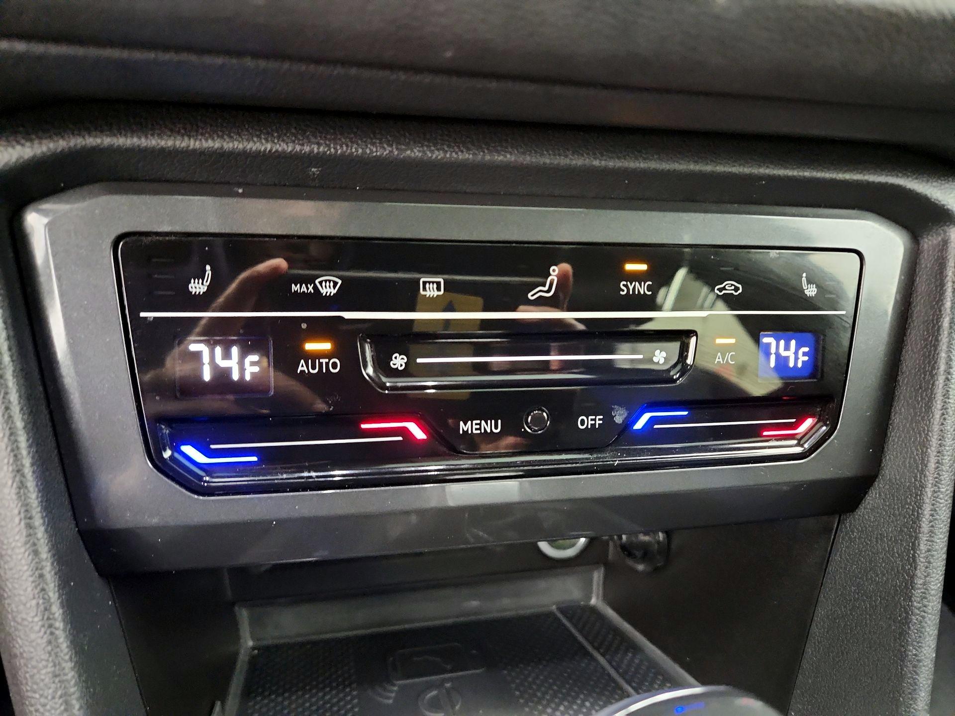 Thumbnail: 2022 Volkswagen Tiguan - 16