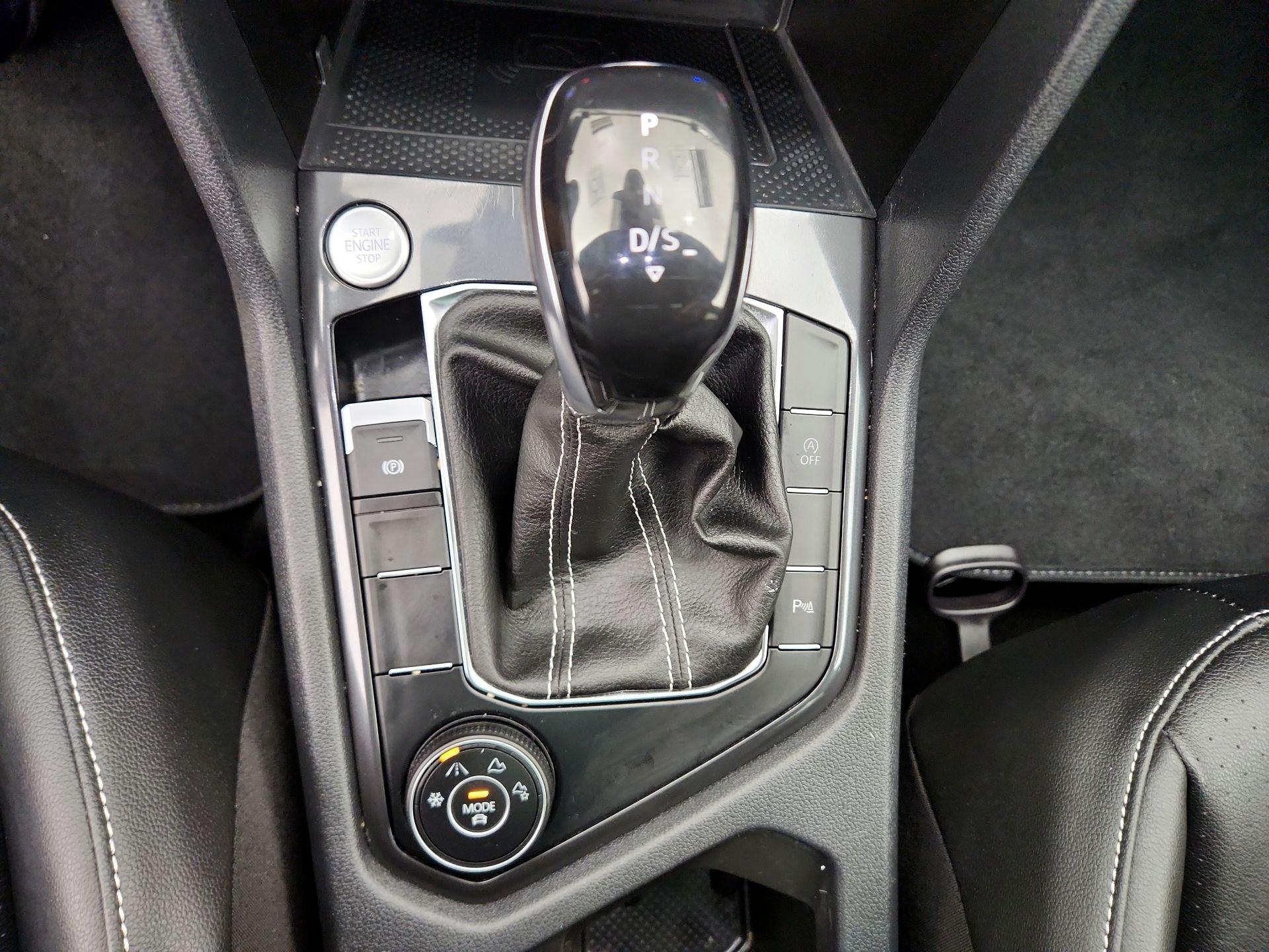 Thumbnail: 2022 Volkswagen Tiguan - 17