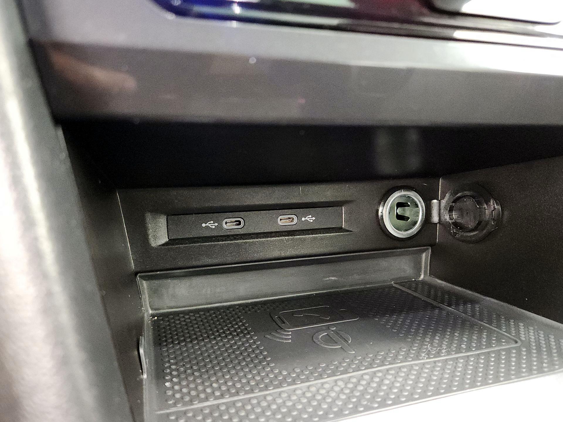 Thumbnail: 2022 Volkswagen Tiguan - 18