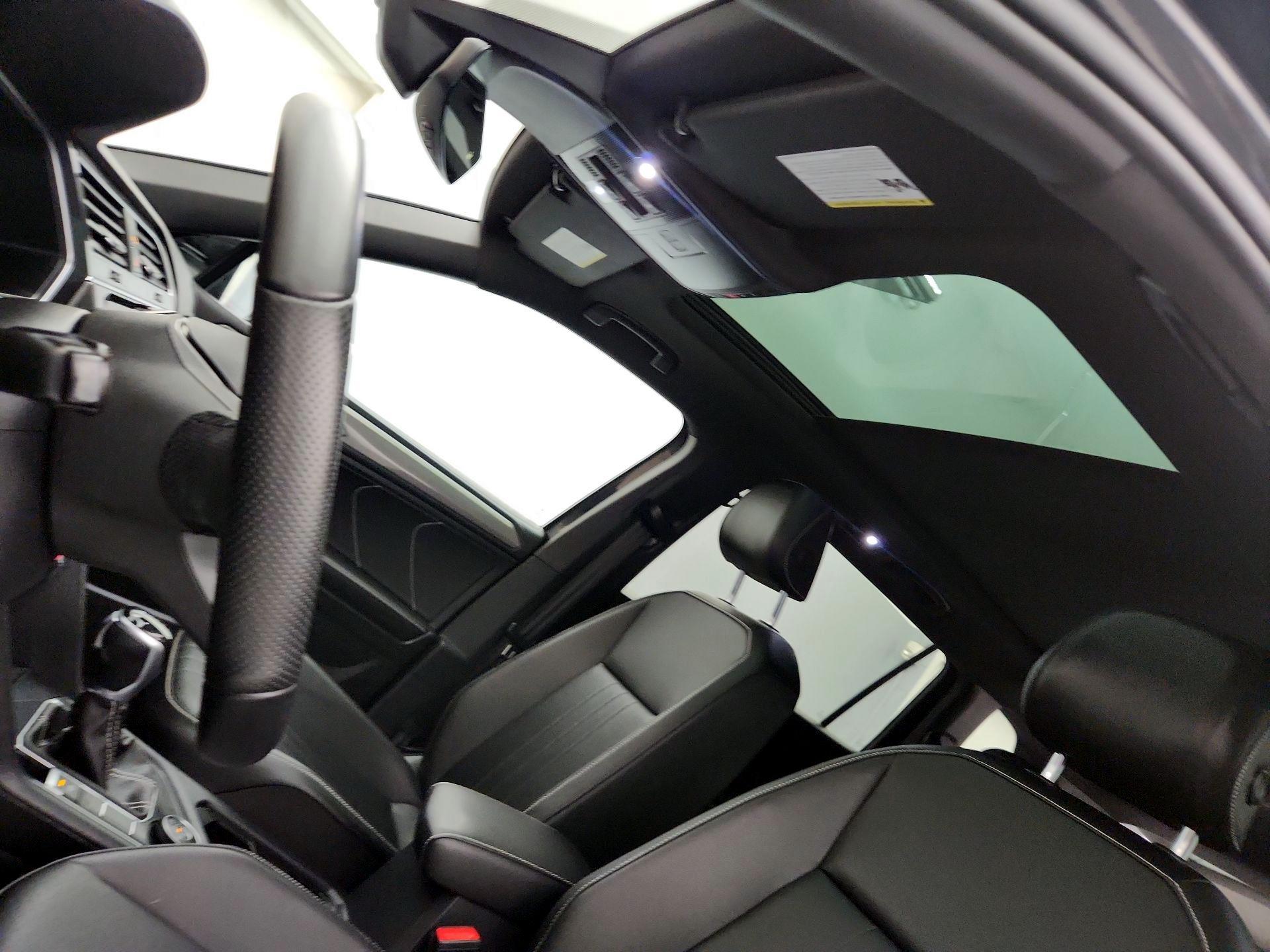 Thumbnail: 2022 Volkswagen Tiguan - 19