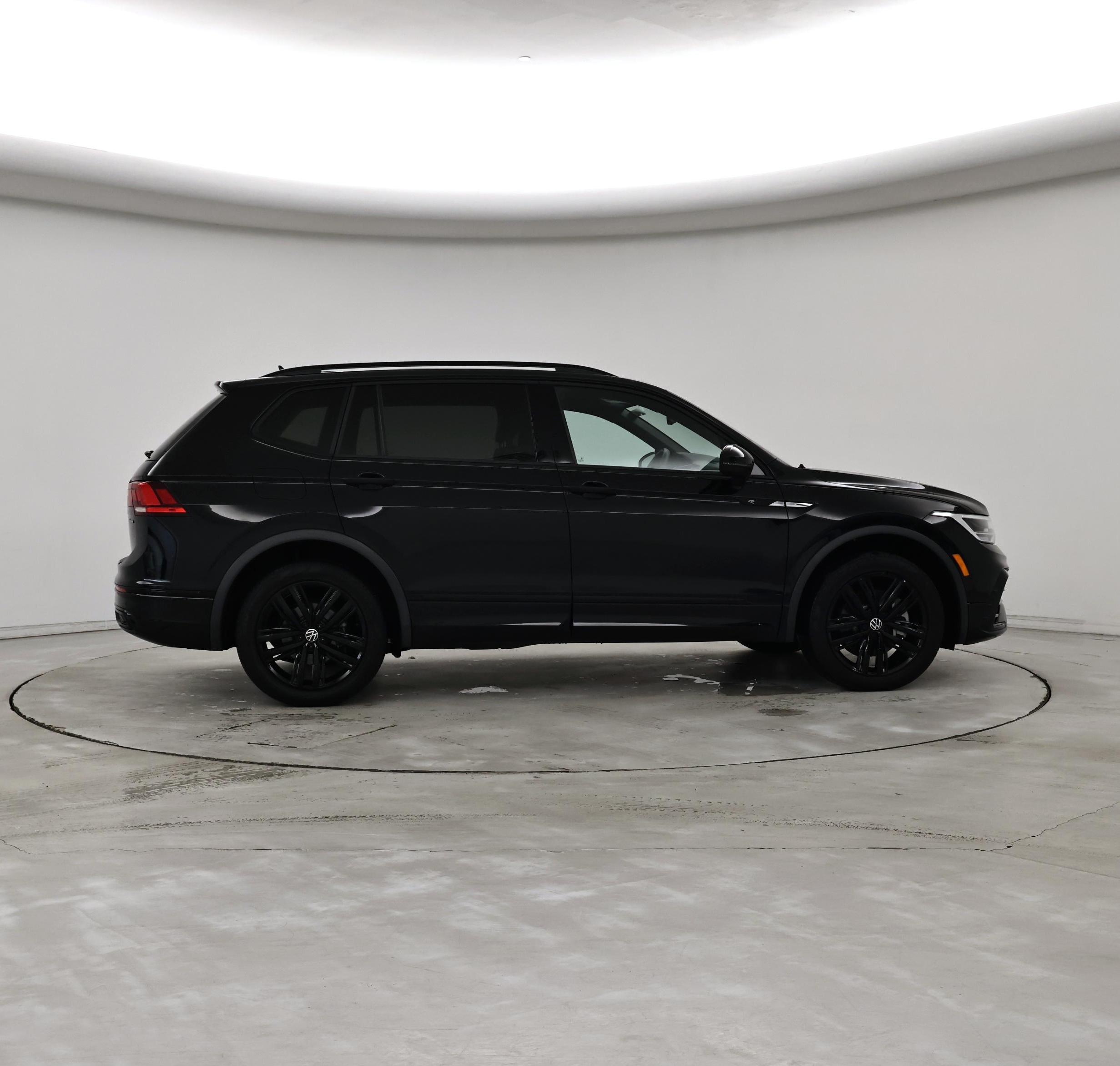 Thumbnail: 2022 Volkswagen Tiguan - 7