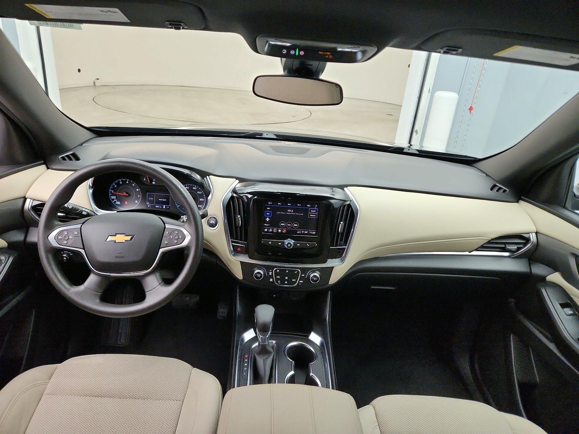 Thumbnail: 2023 Chevrolet Traverse - 9