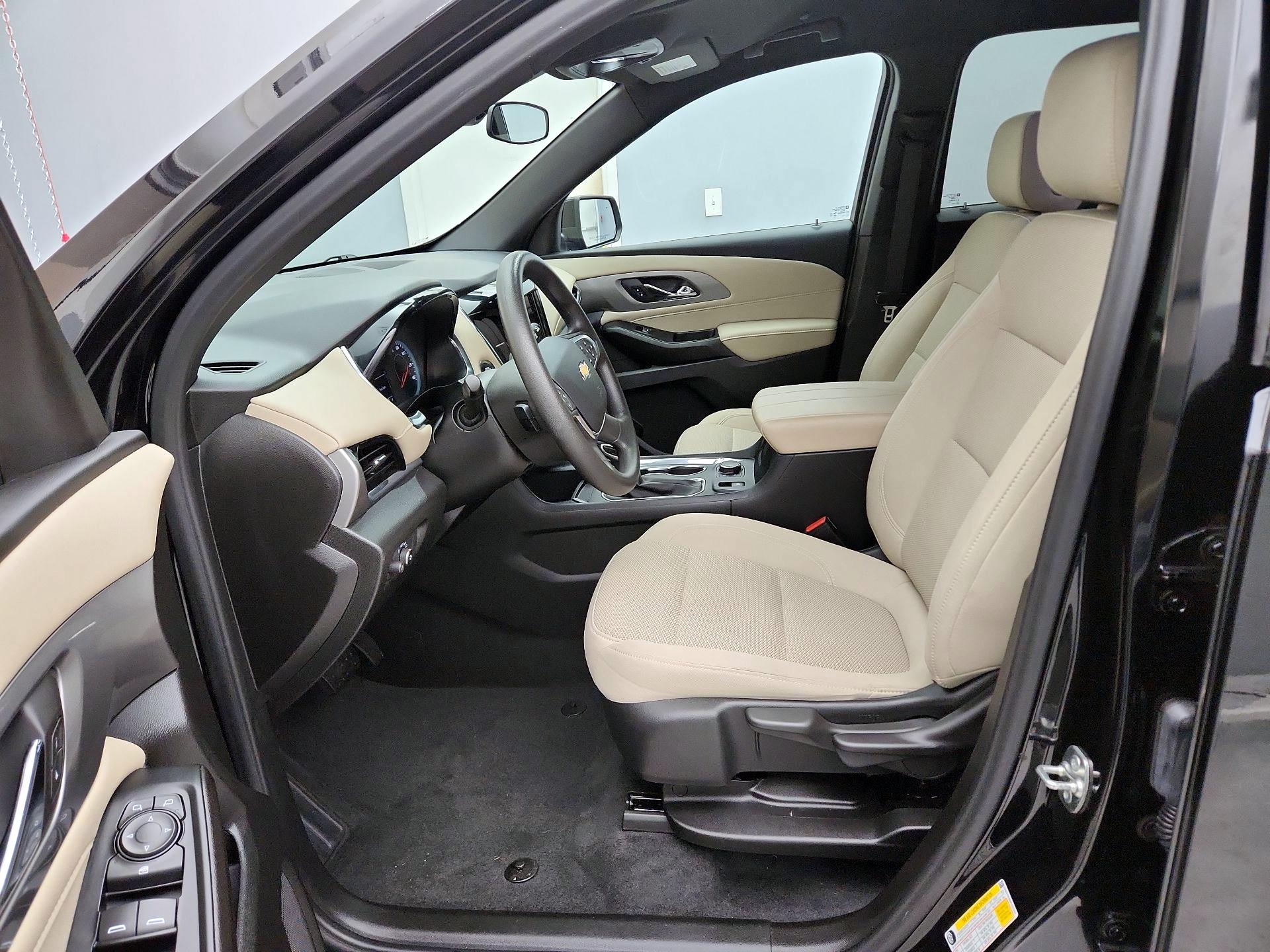 Thumbnail: 2023 Chevrolet Traverse - 11