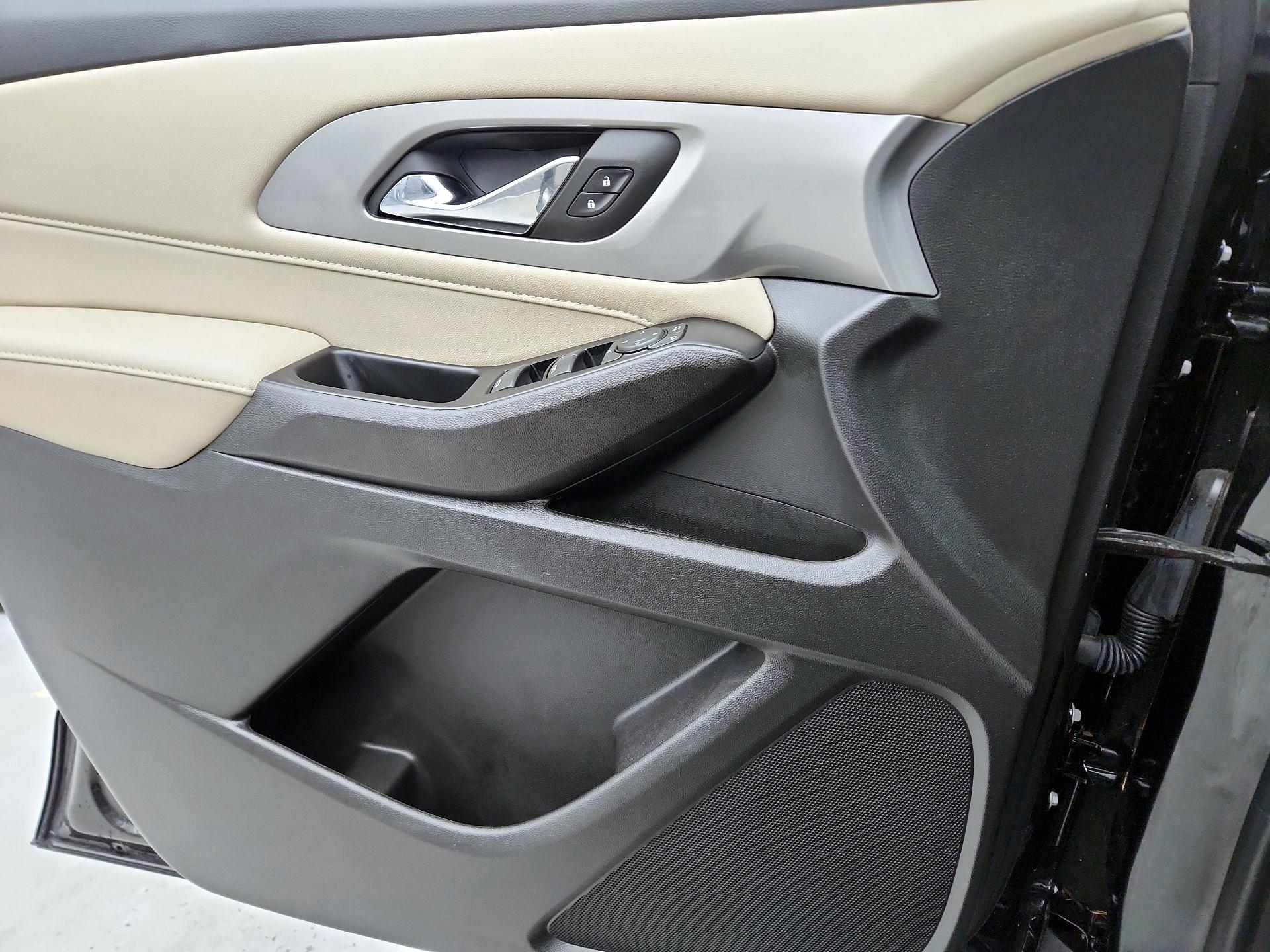 Thumbnail: 2023 Chevrolet Traverse - 12