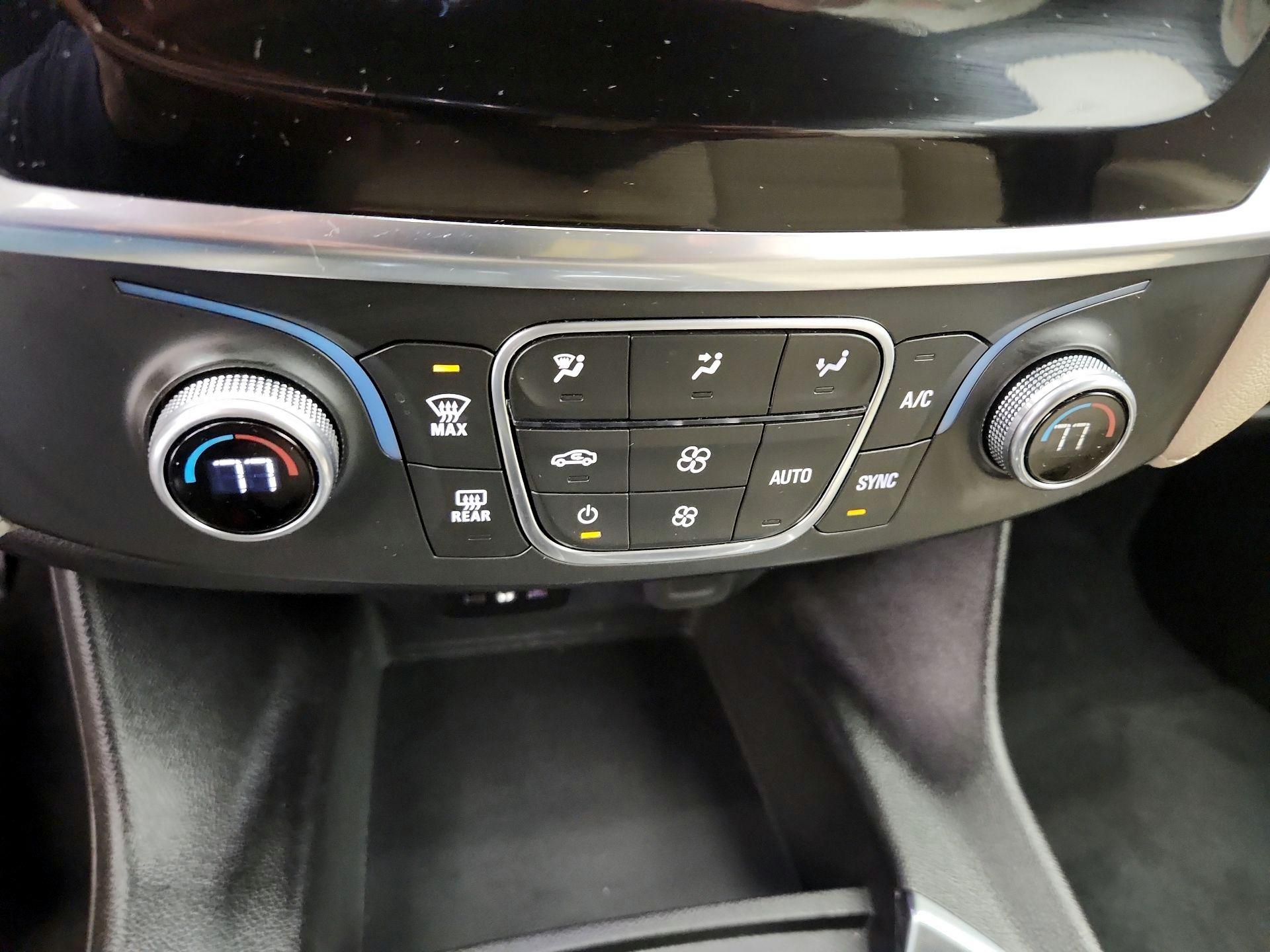 Thumbnail: 2023 Chevrolet Traverse - 16