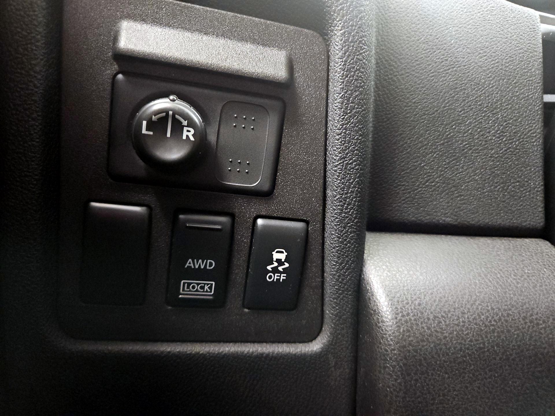 Thumbnail: 2014 Nissan Rogue - 13