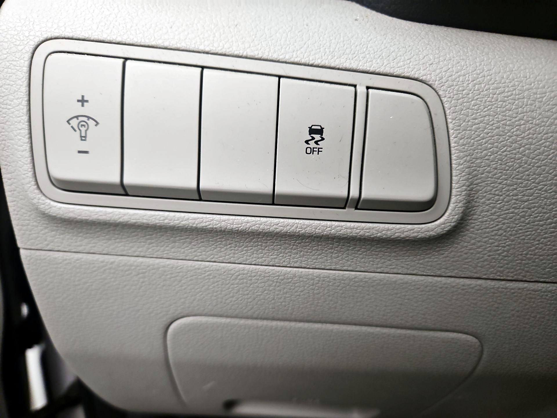 Thumbnail: 2016 Hyundai Tucson - 13