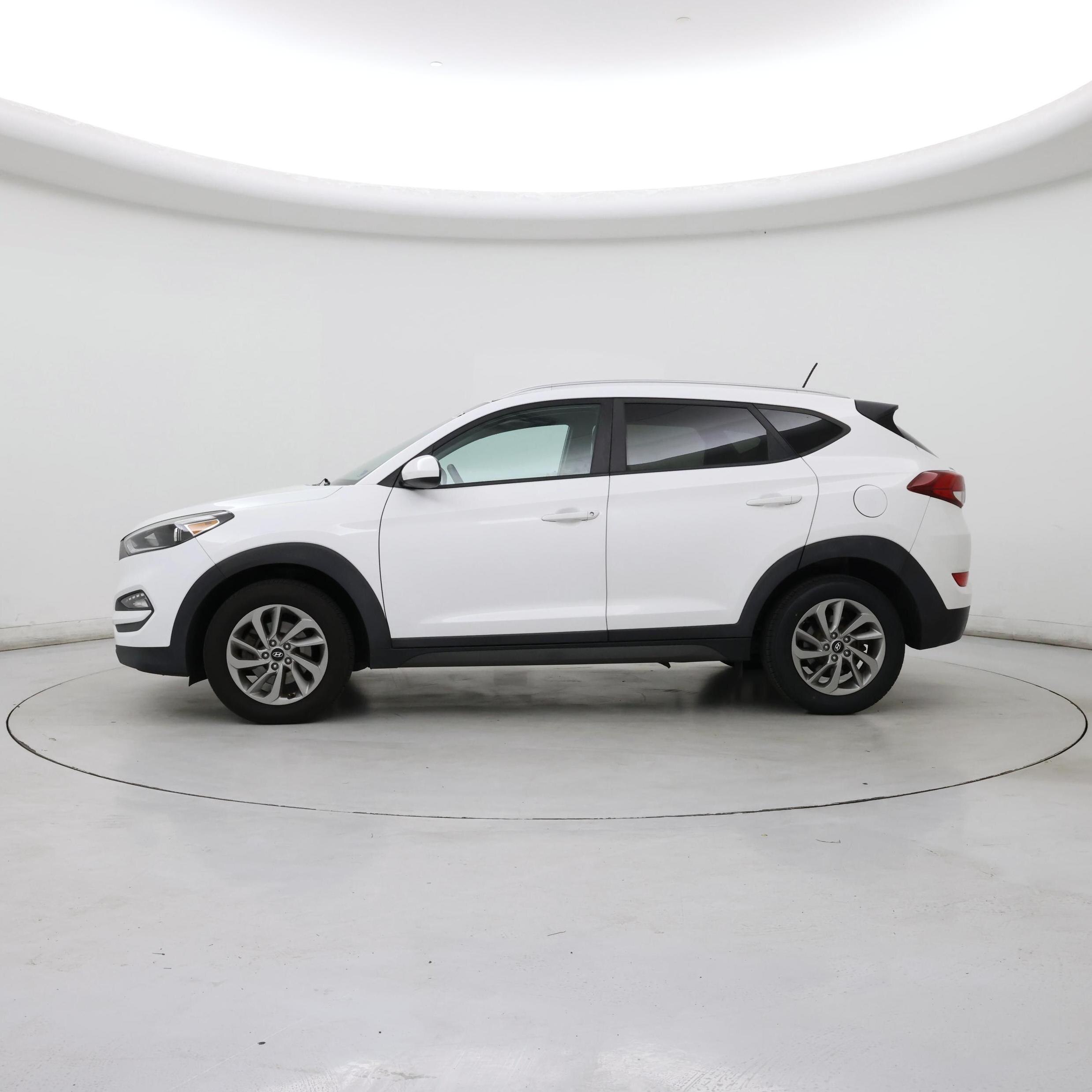 Thumbnail: 2016 Hyundai Tucson - 3