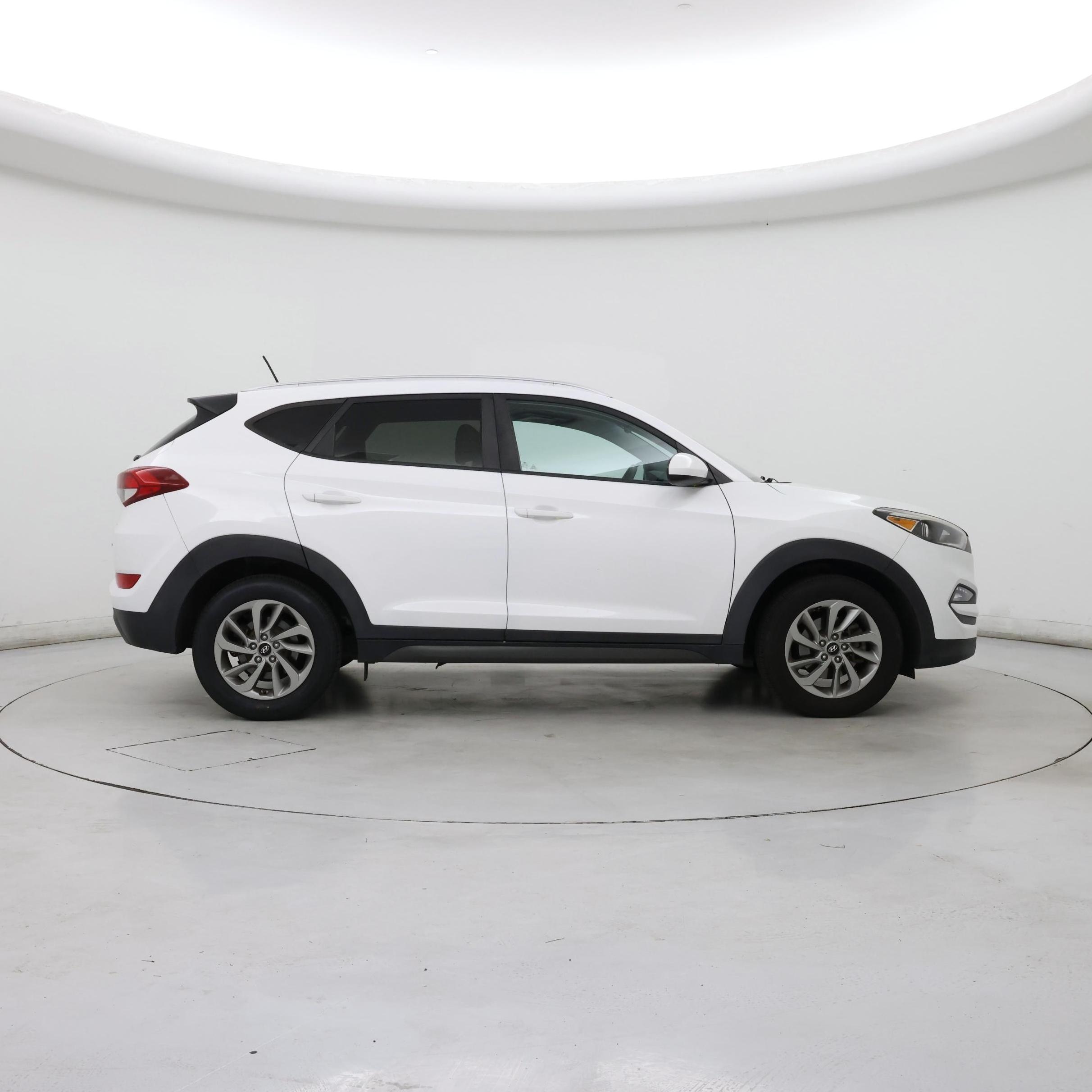 Thumbnail: 2016 Hyundai Tucson - 7