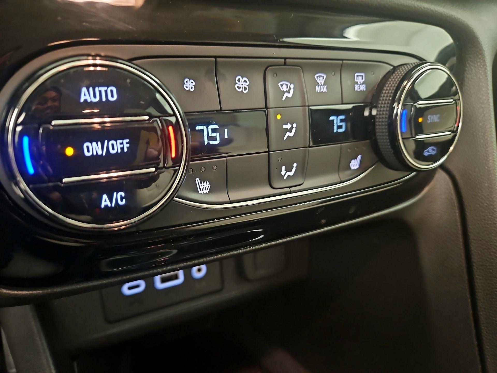 Thumbnail: 2020 Buick Encore GX - 16