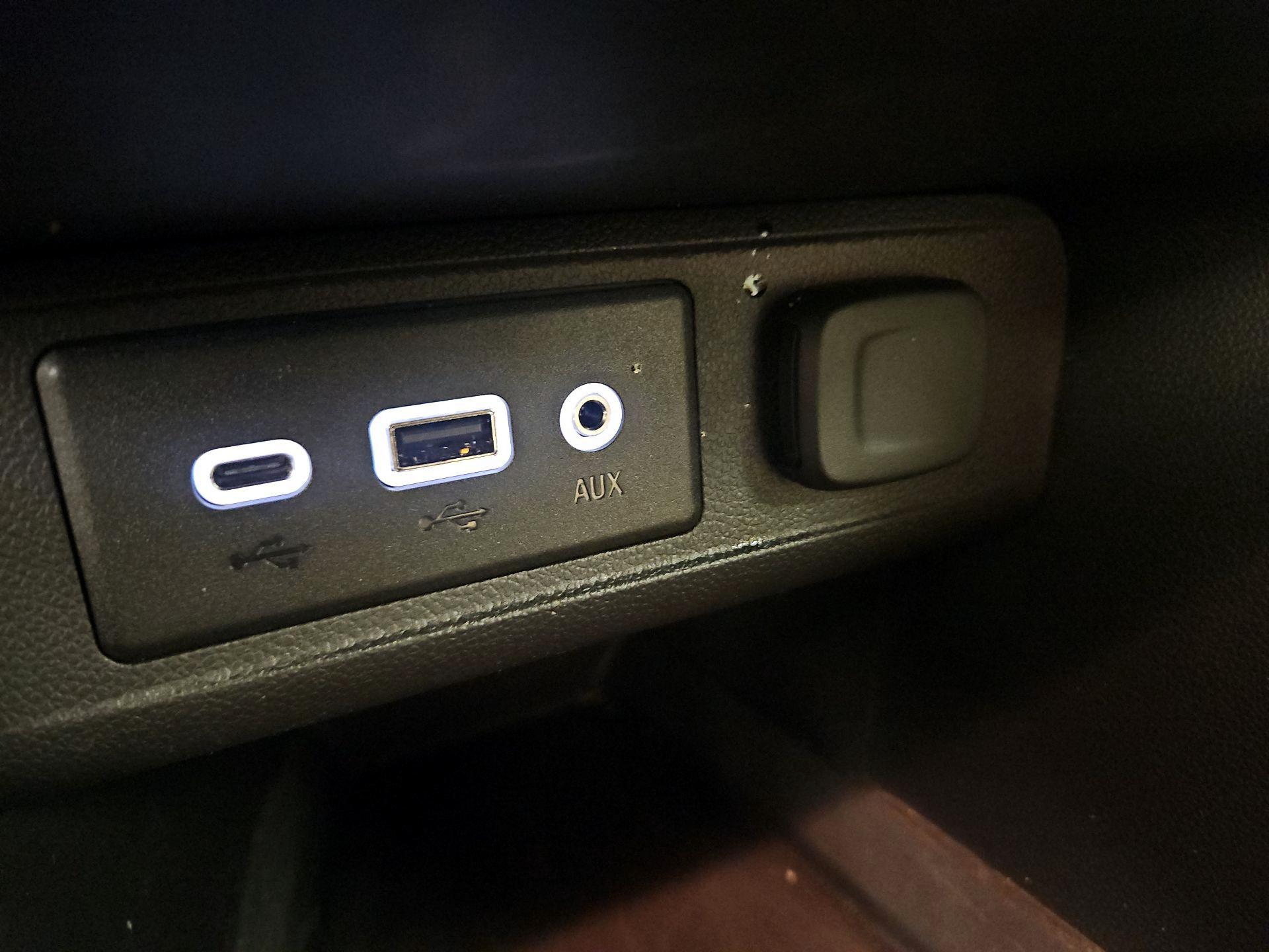 Thumbnail: 2020 Buick Encore GX - 18