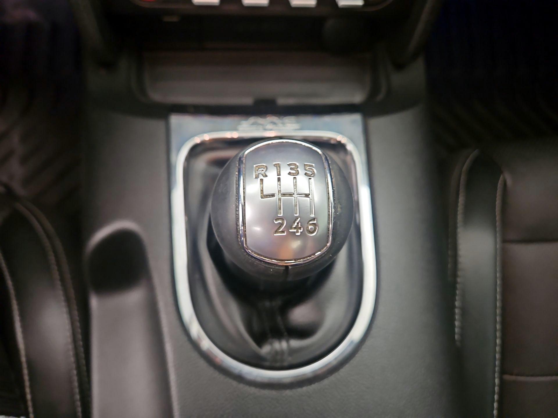 Thumbnail: 2015 Ford Mustang - 17