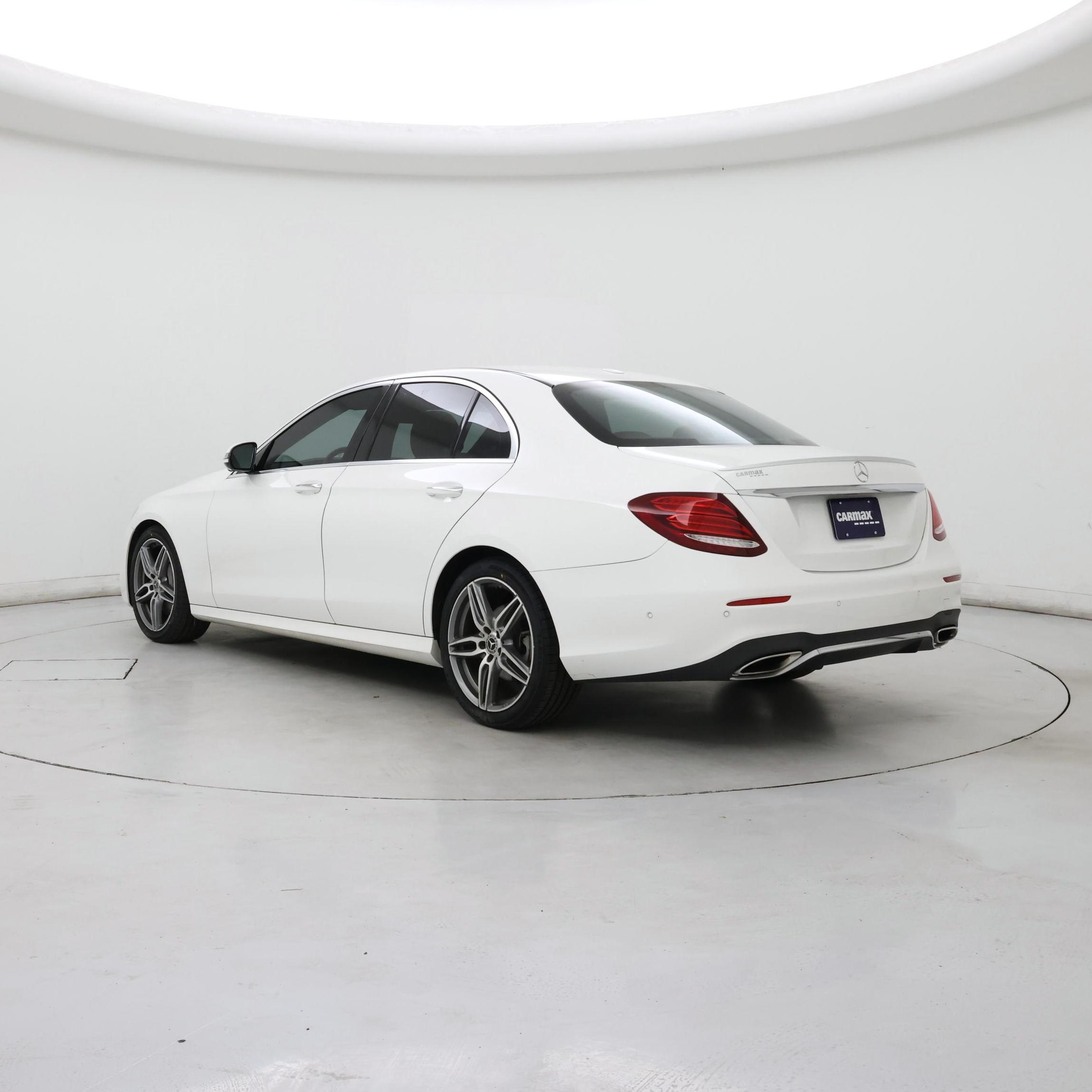 Thumbnail: 2019 Mercedes-Benz E-Class - 2