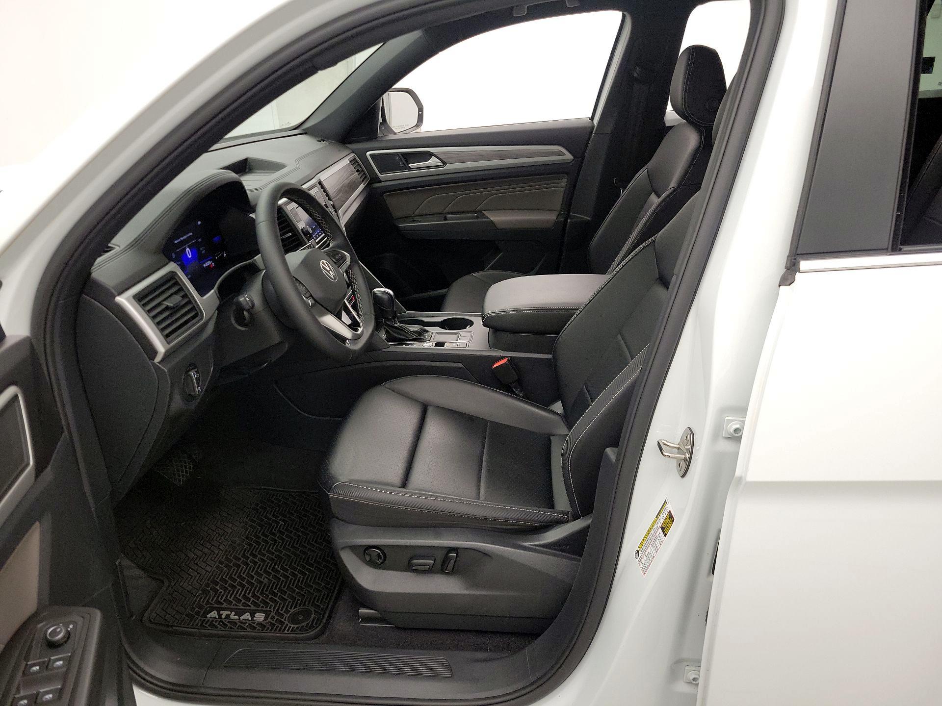Thumbnail: 2022 Volkswagen Atlas - 11