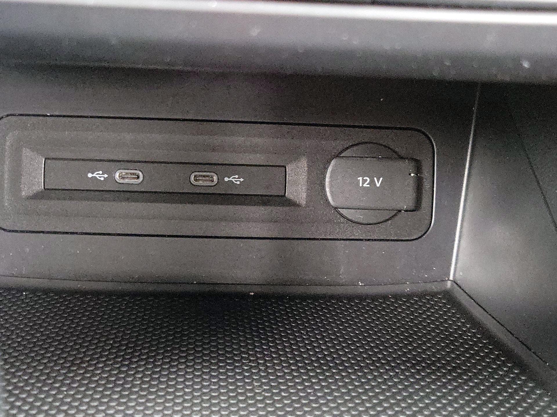 Thumbnail: 2022 Volkswagen Atlas - 18