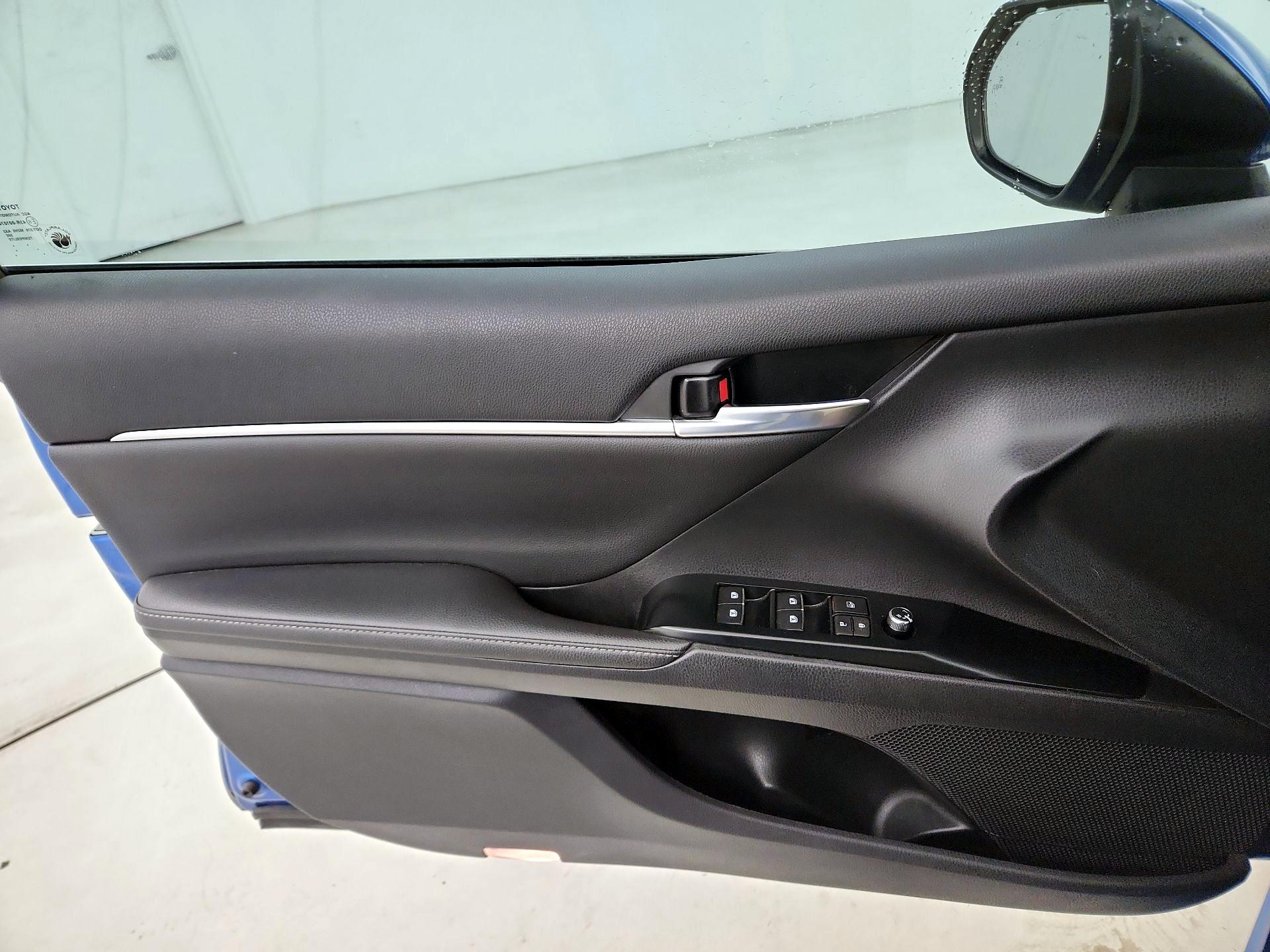 Thumbnail: 2020 Toyota Camry - 12