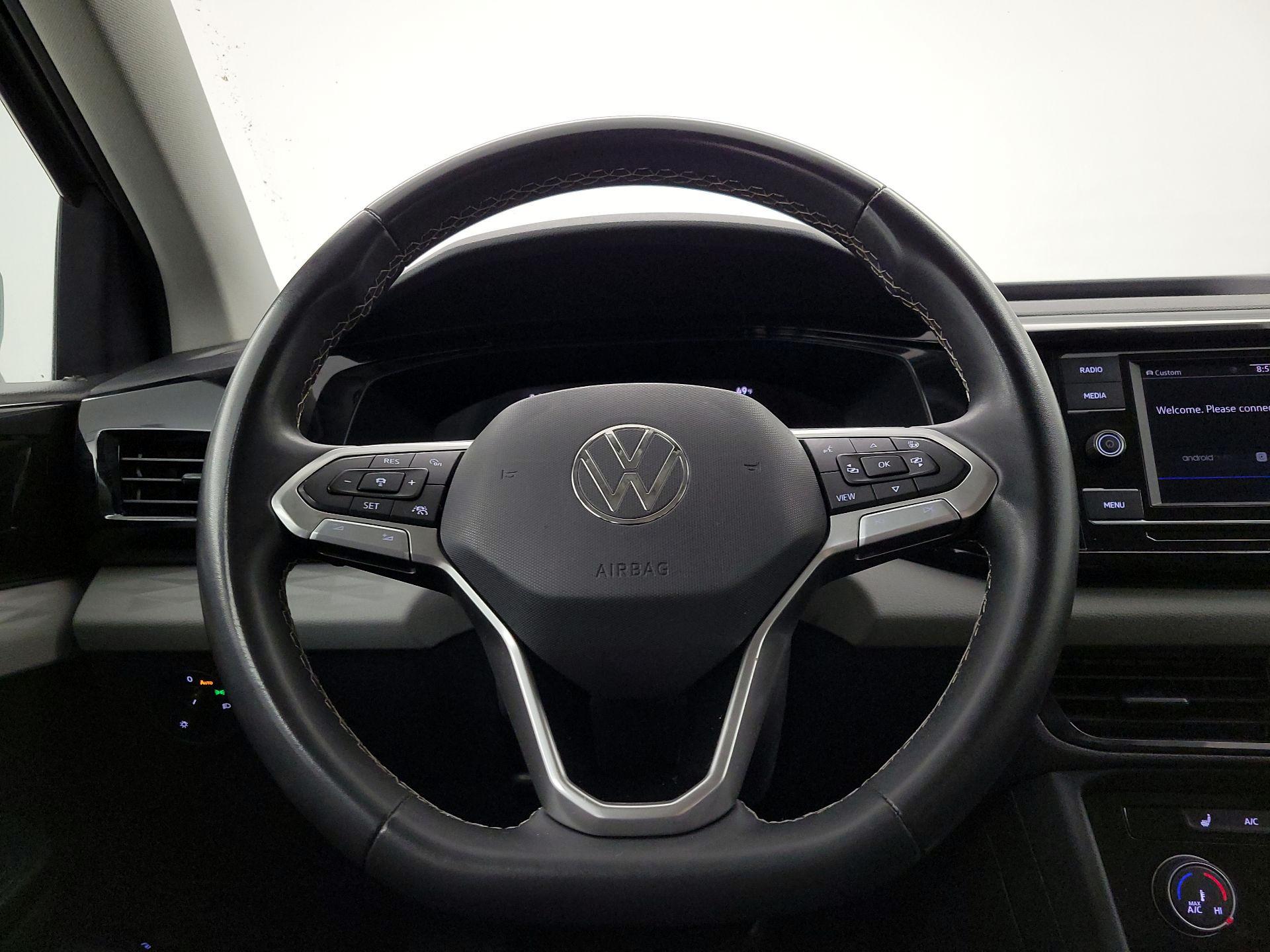 Thumbnail: 2023 Volkswagen Taos - 10