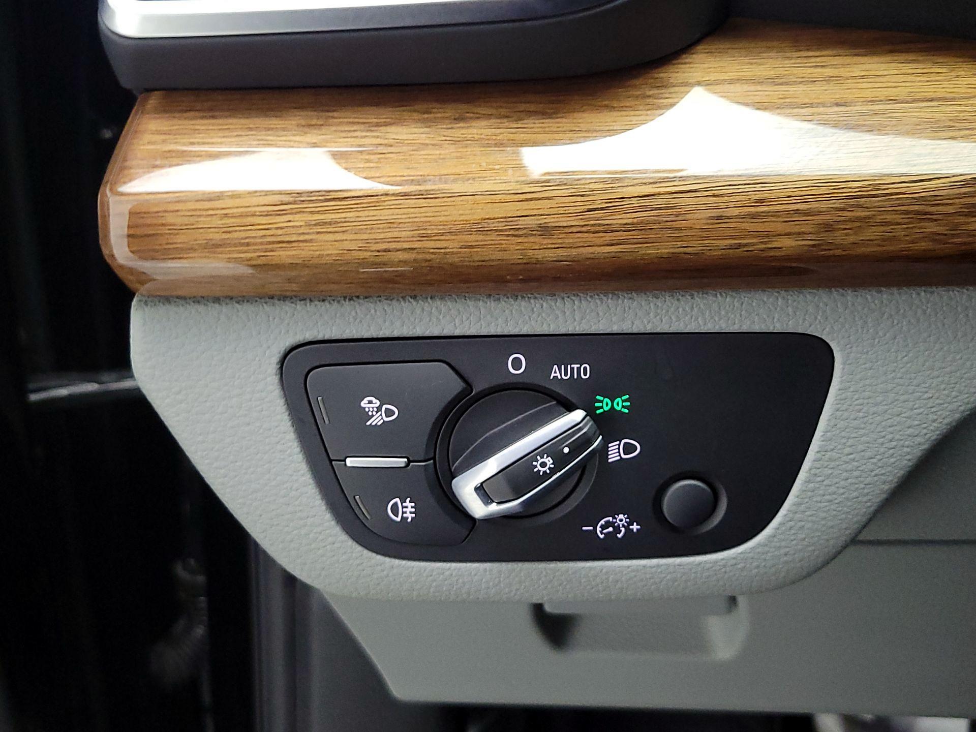 Thumbnail: 2022 Audi Q5 - 13