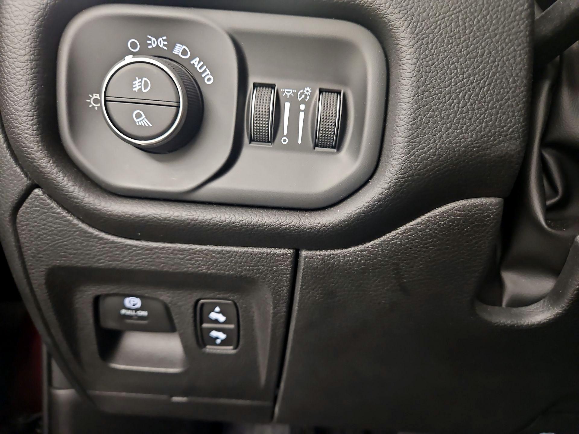 Thumbnail: 2025 RAM 1500 - 13