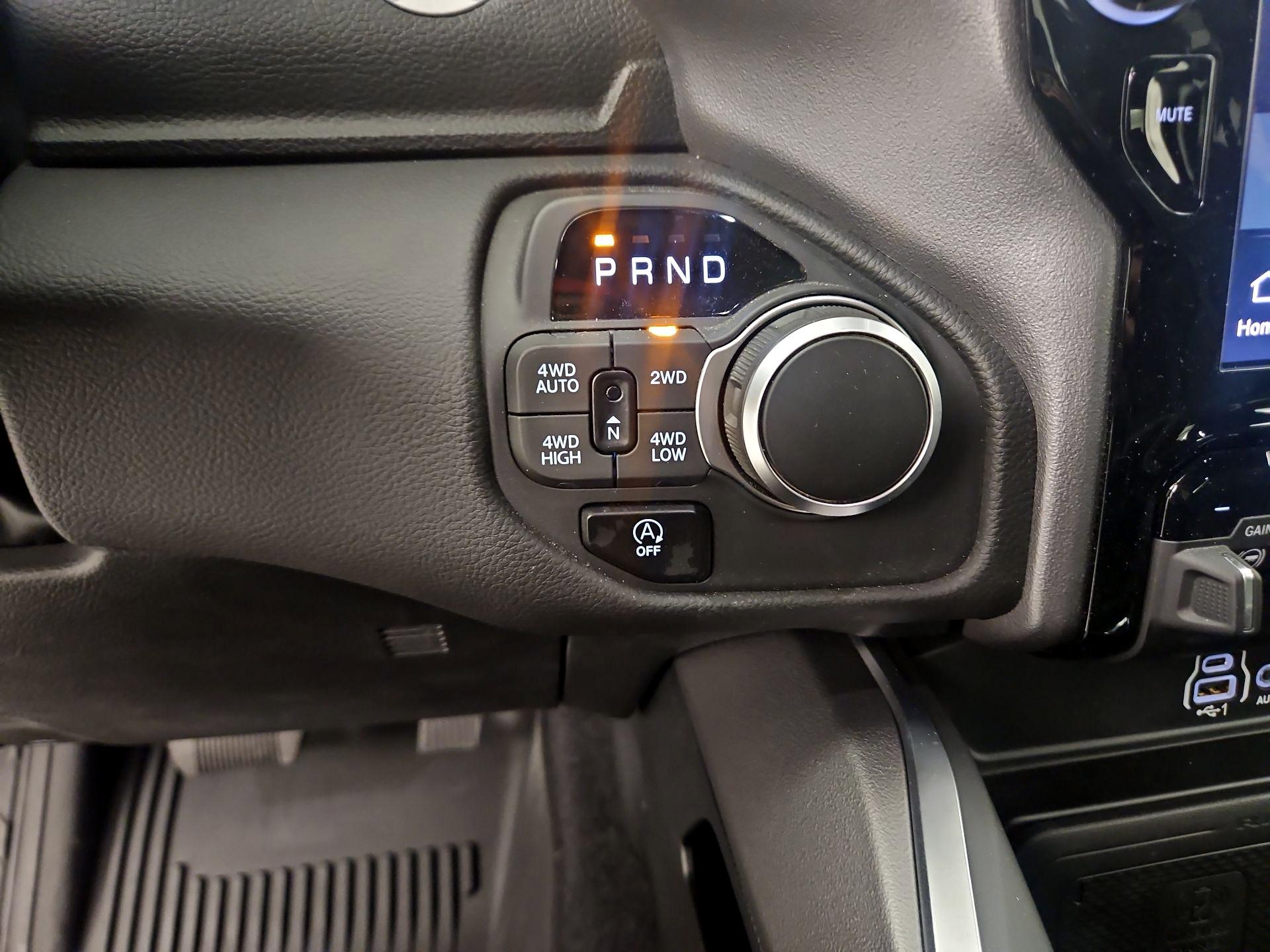 Thumbnail: 2025 RAM 1500 - 18