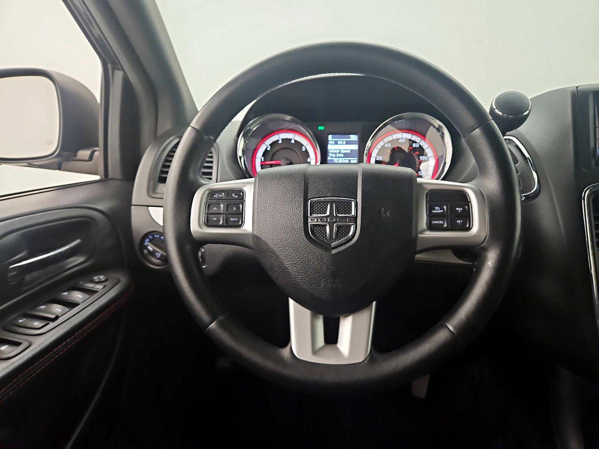 Thumbnail: 2015 Dodge Grand Caravan - 10